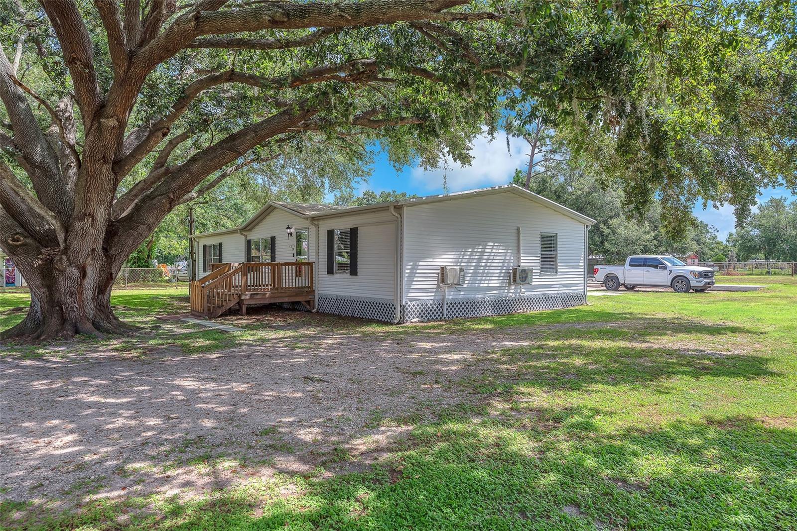 Listing photo id 0 for 12716 Darren Place