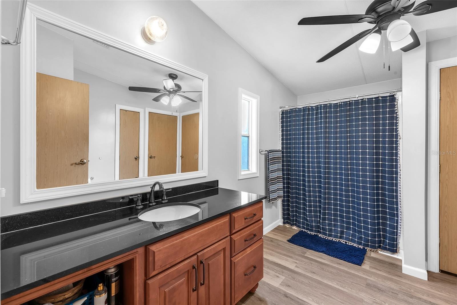 Listing photo id 18 for 12716 Darren Place
