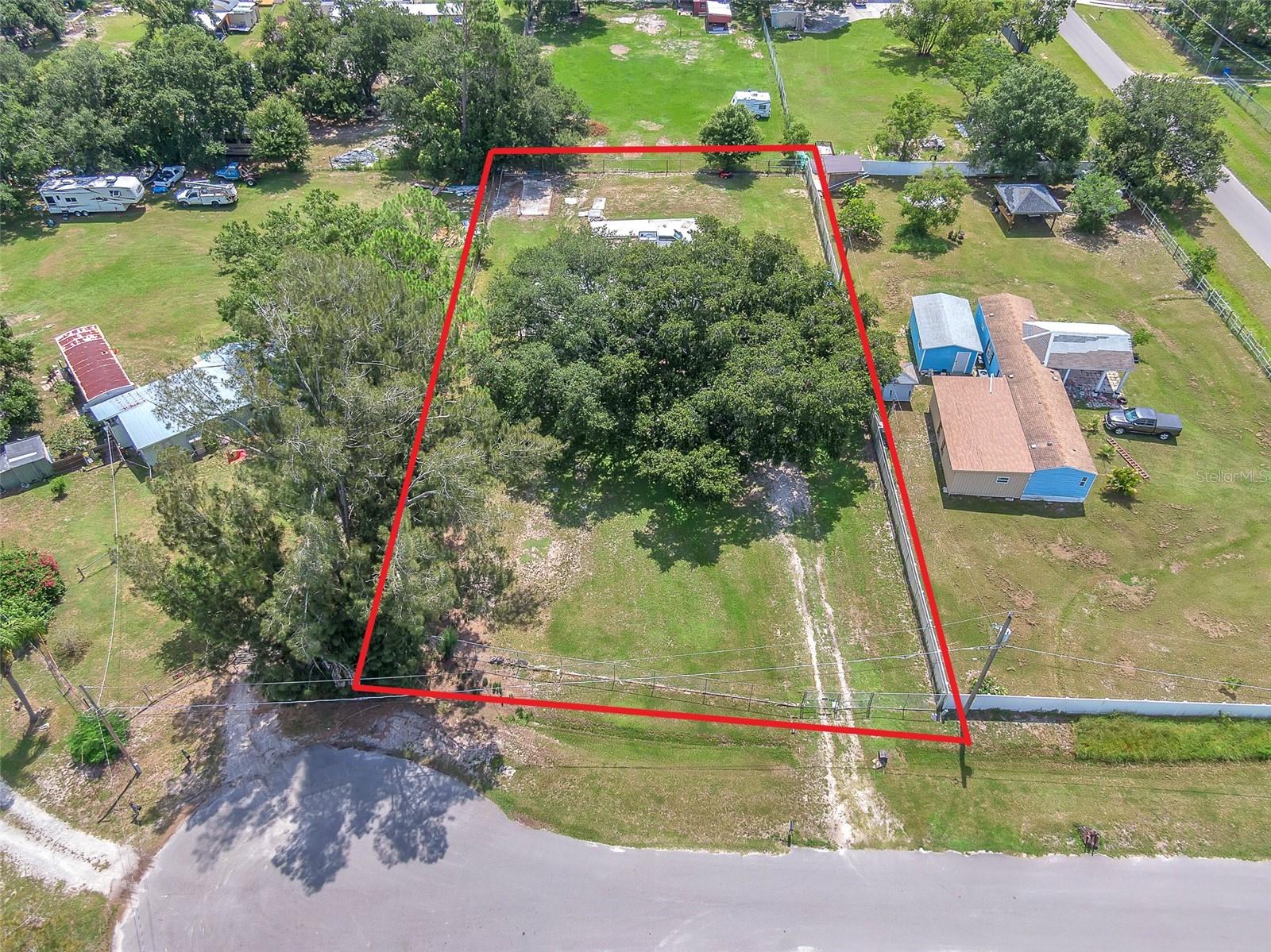 Listing photo id 26 for 12716 Darren Place