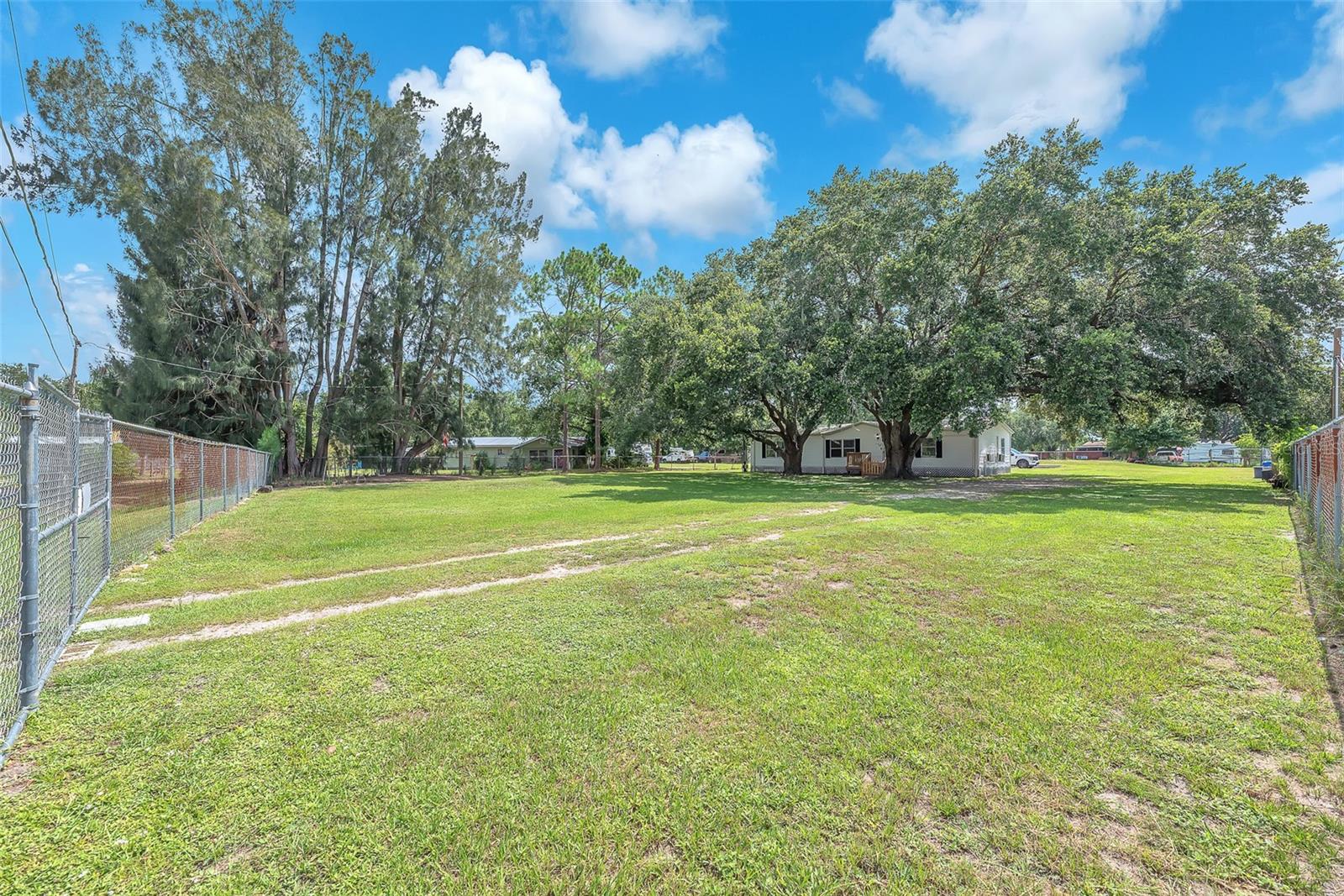 Listing photo id 1 for 12716 Darren Place