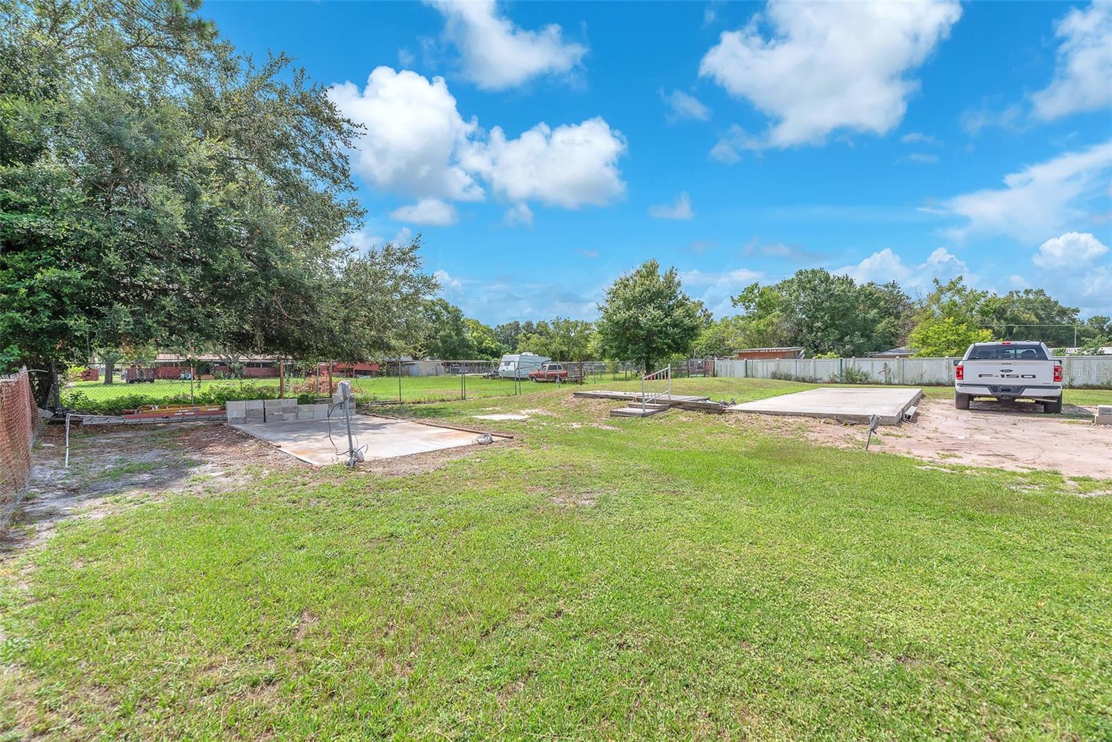 Listing photo id 3 for 12716 Darren Place
