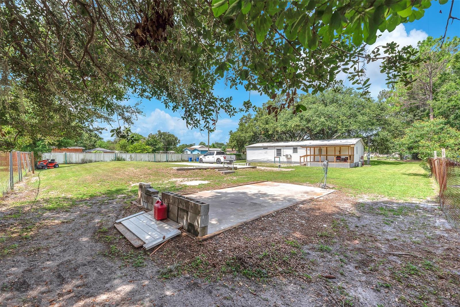 Listing photo id 4 for 12716 Darren Place