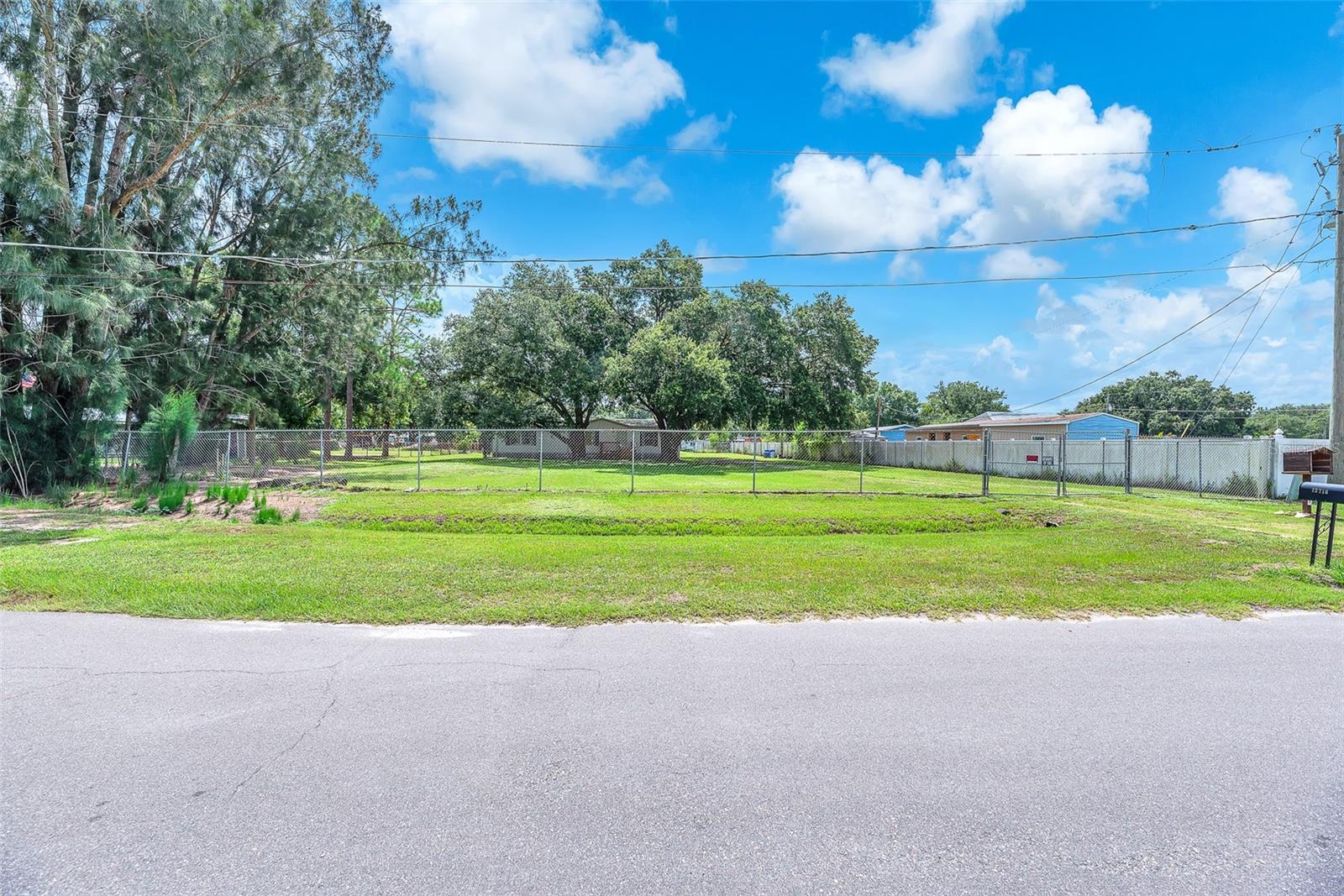 Listing photo id 6 for 12716 Darren Place