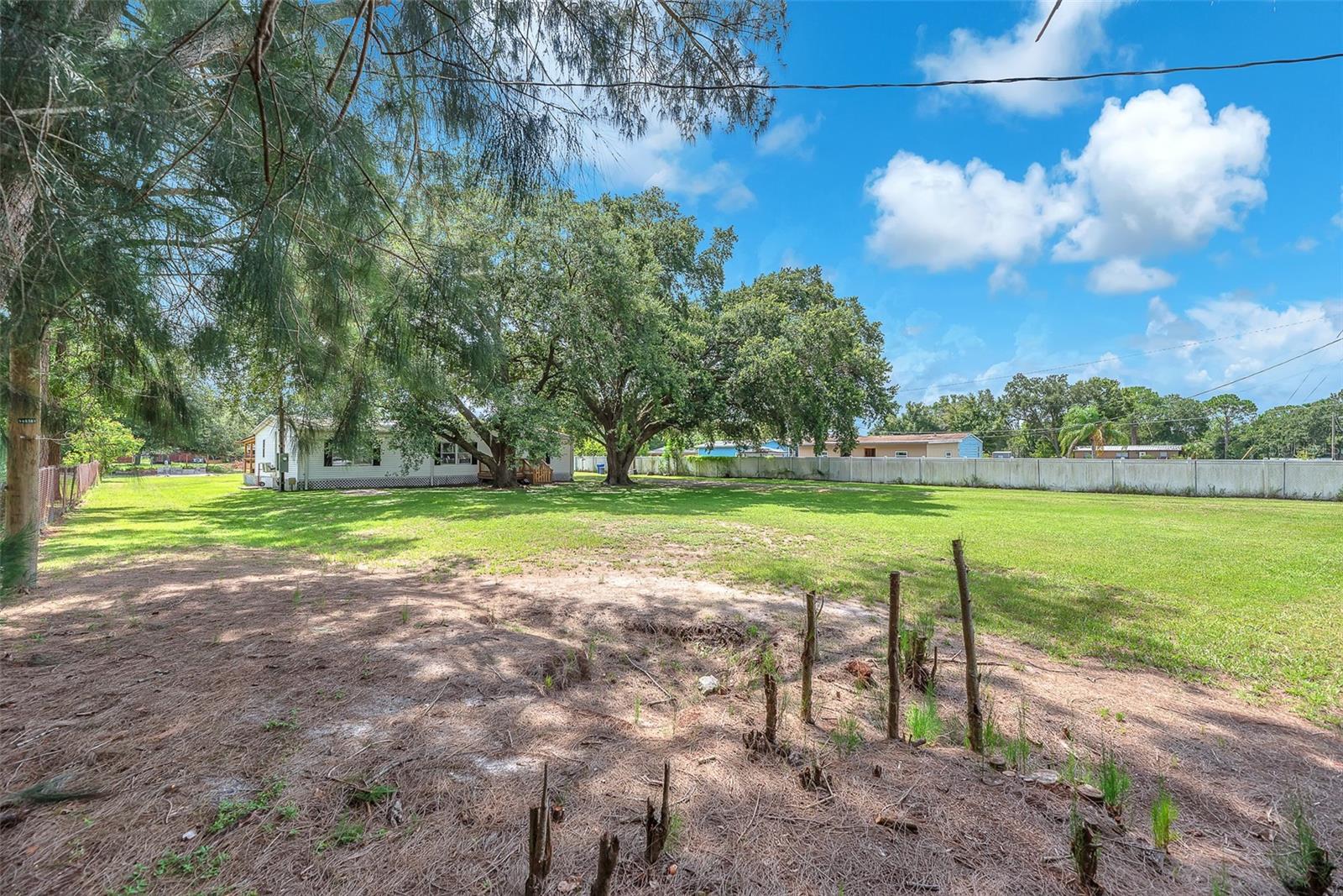 Listing photo id 7 for 12716 Darren Place