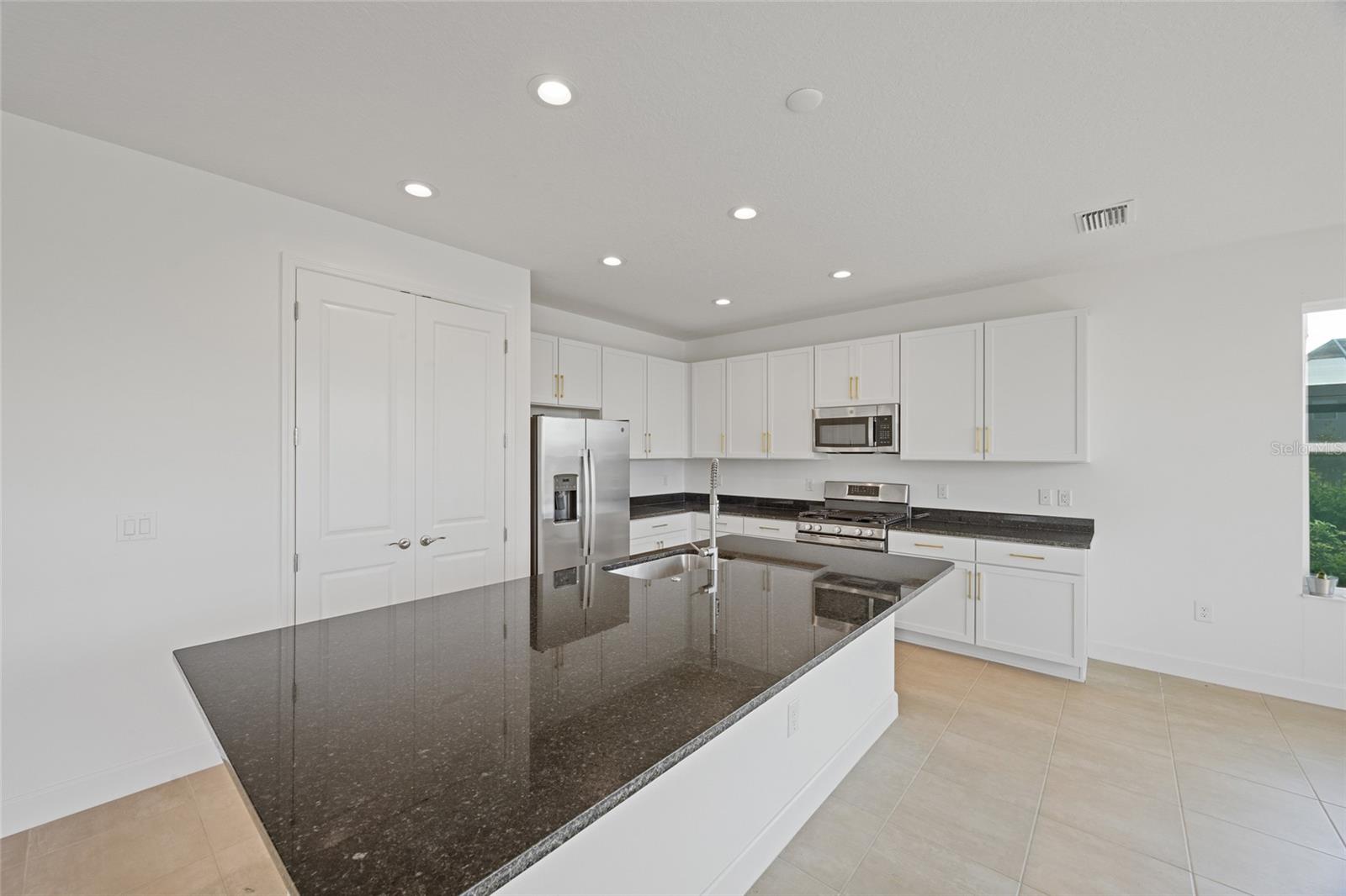 Image 11 of 54 For 32684 Tamarind Grove Lane