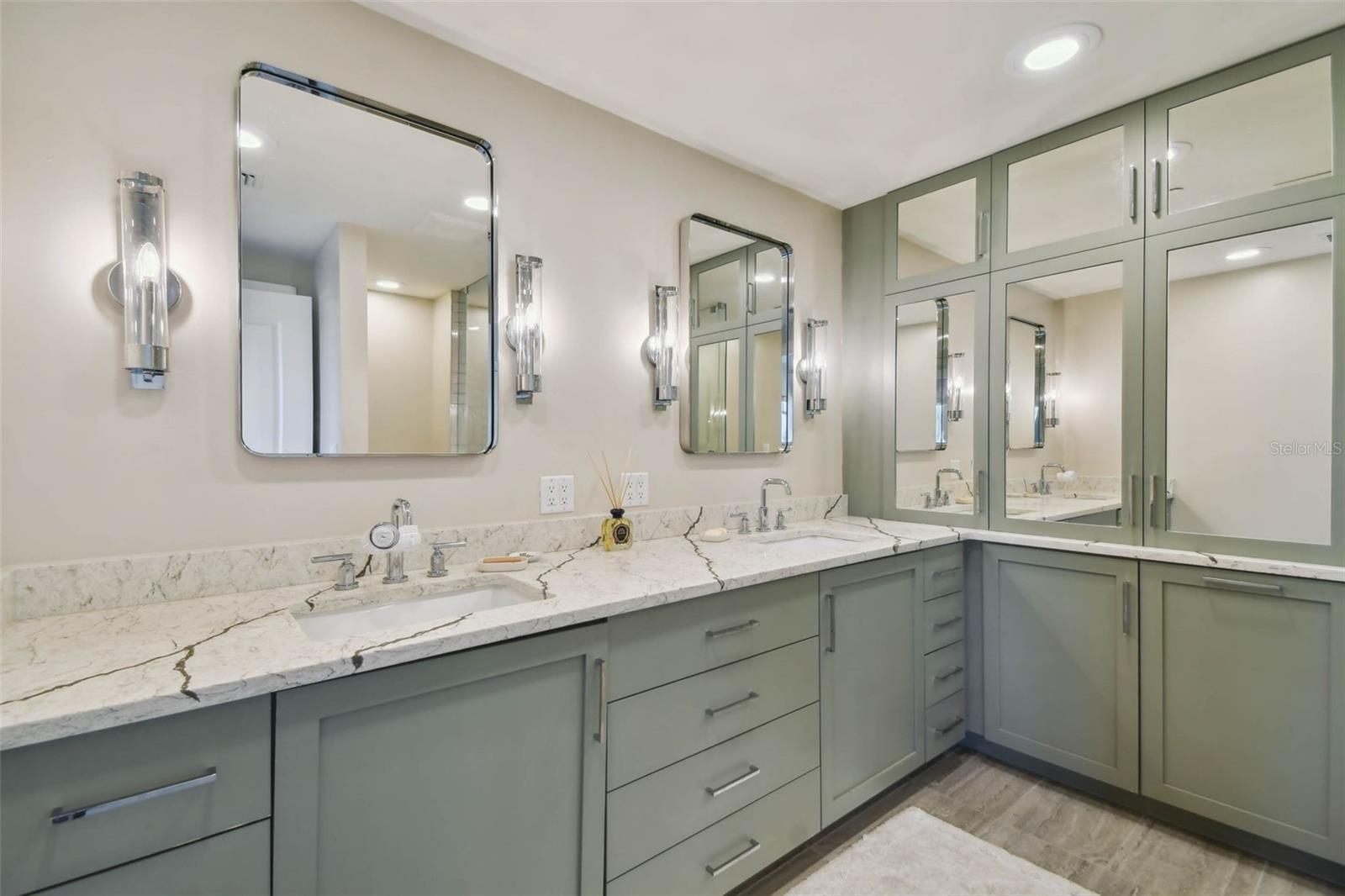 Image 49 of 93 For 450 Knights Run Avenue 401