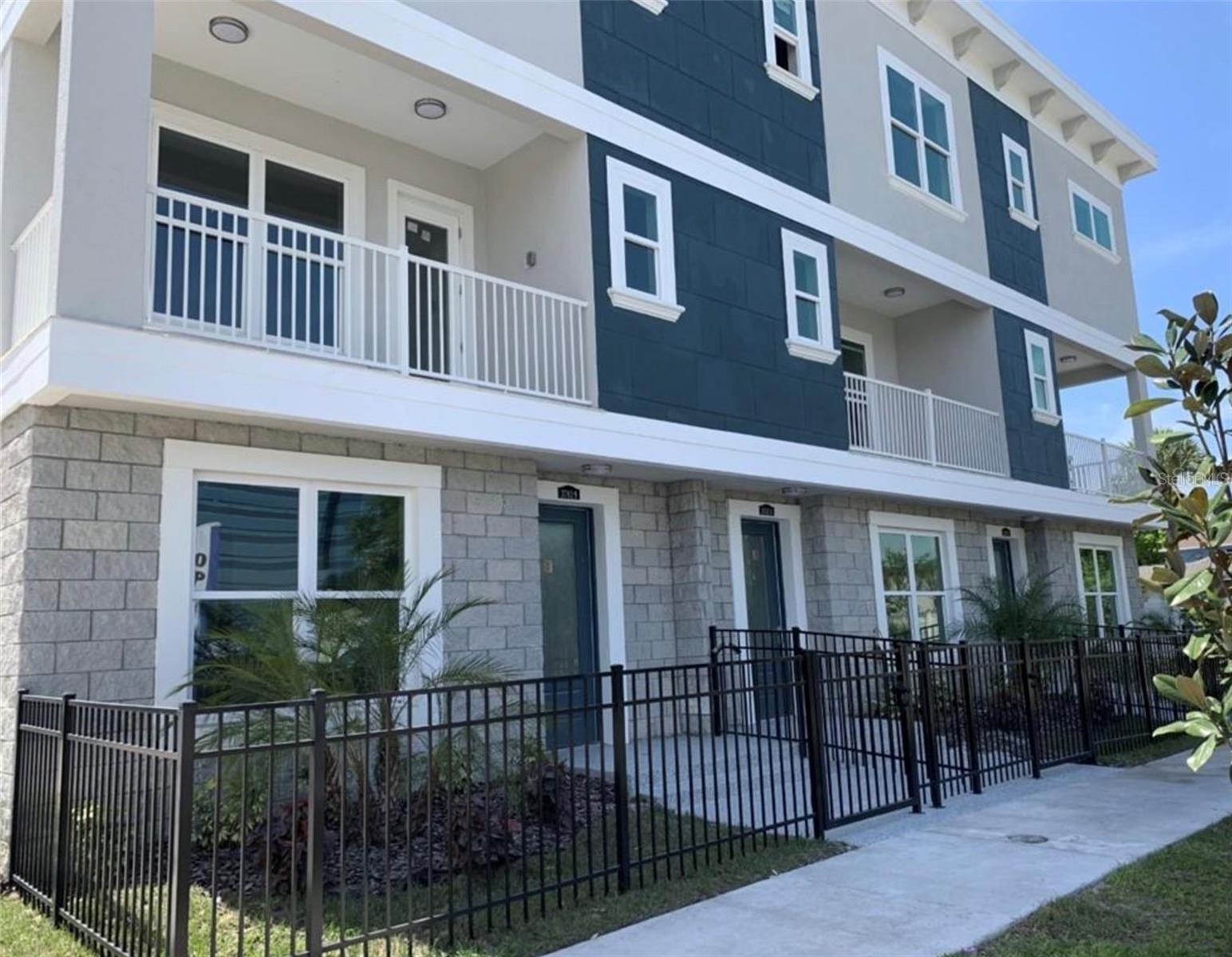Image 2 of 10 For 3702 Roland Street 13