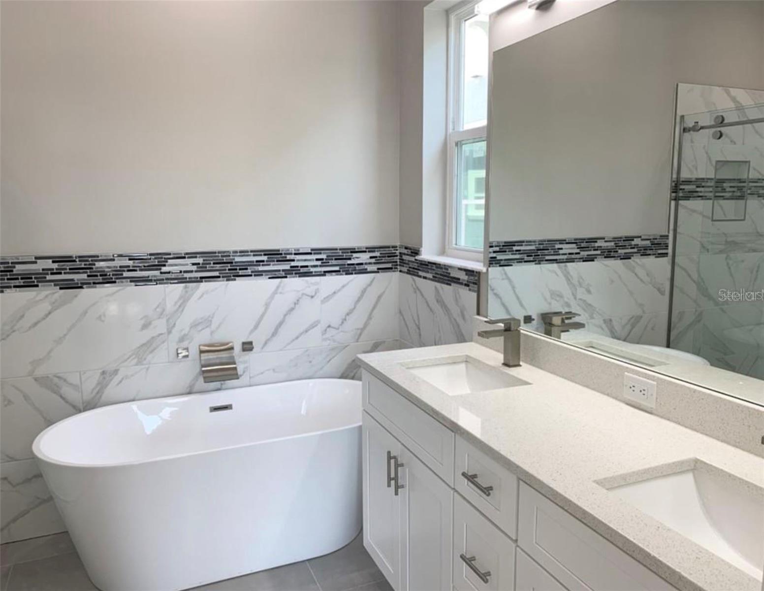 Image 8 of 10 For 3702 Roland Street 13