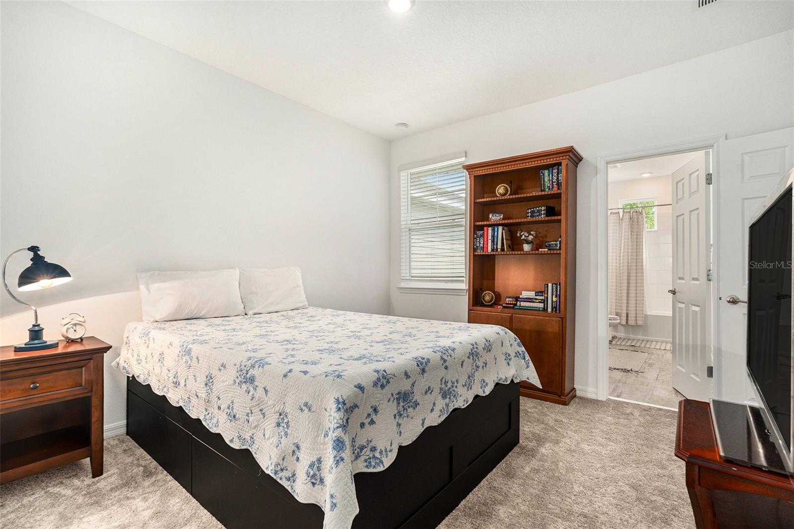 Image 21 of 42 For 1105 Lady Gouldian Court