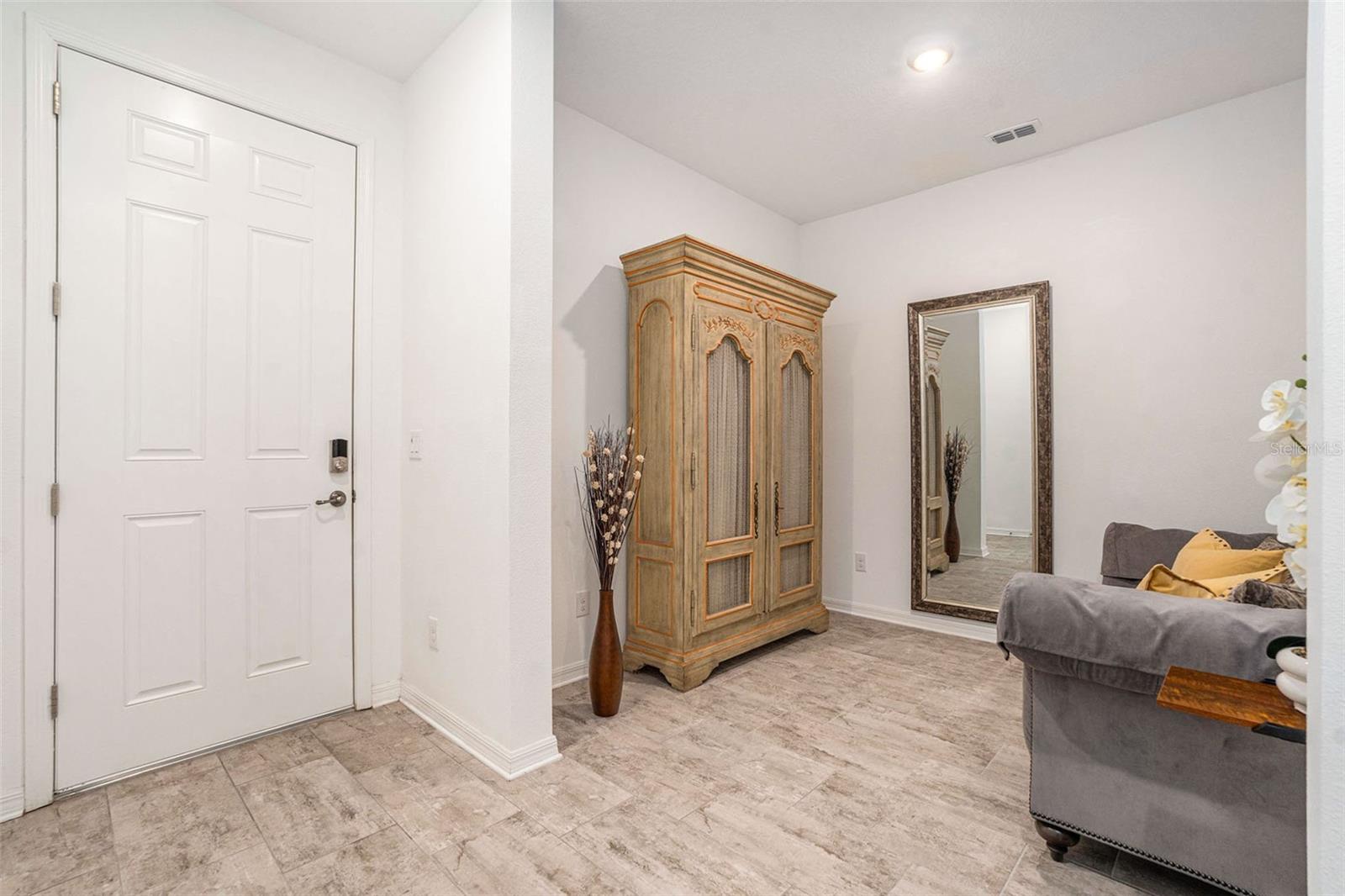 Image 4 of 42 For 1105 Lady Gouldian Court