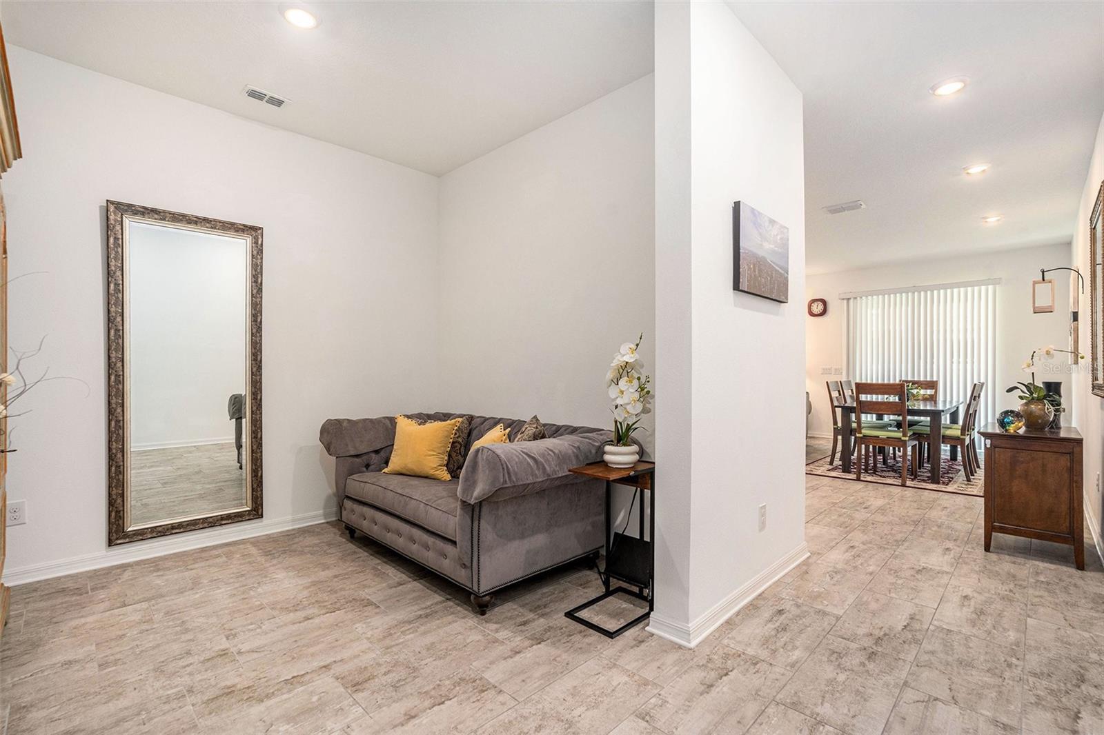 Image 5 of 42 For 1105 Lady Gouldian Court
