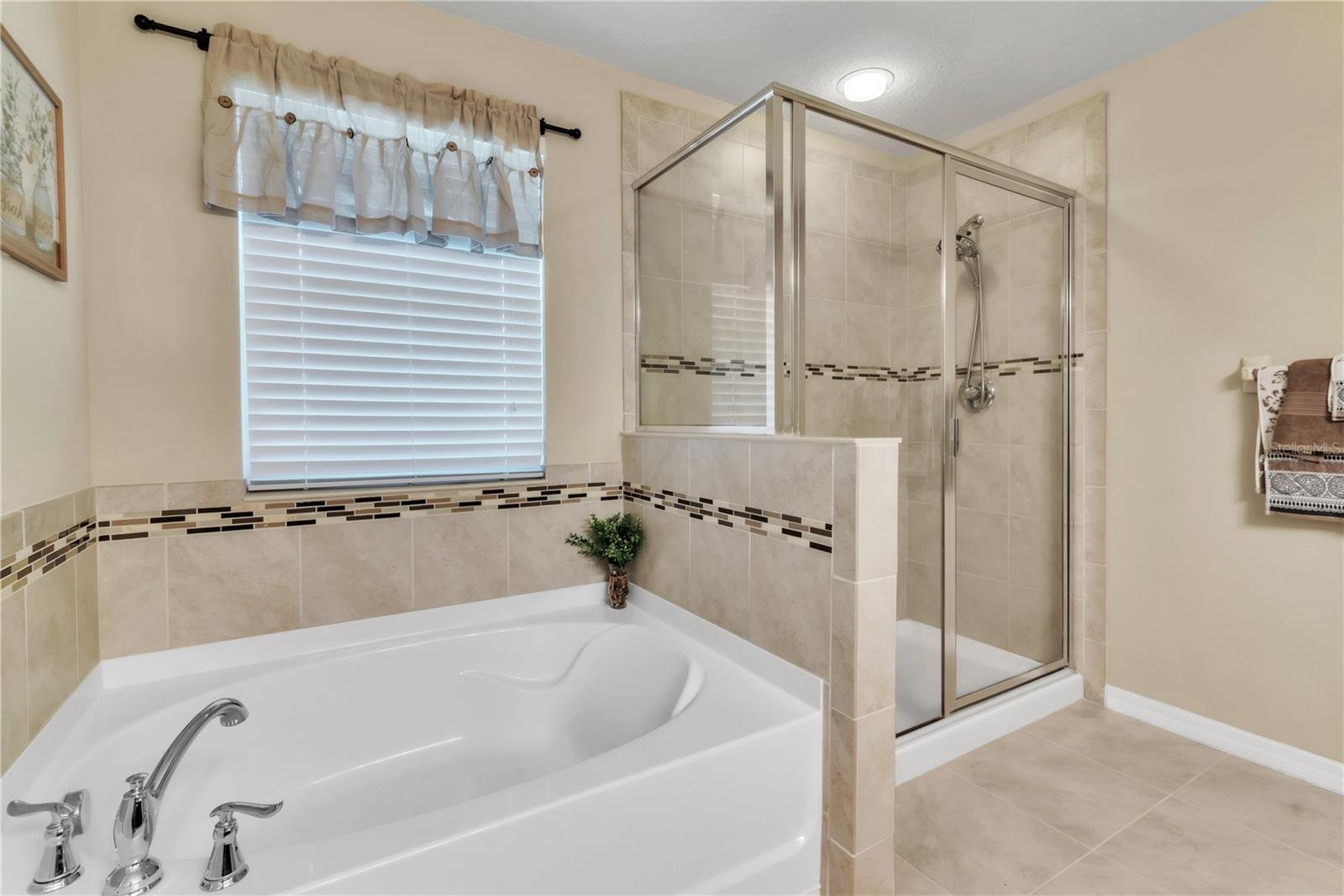 Image 21 of 38 For 8512 Corinthian Way