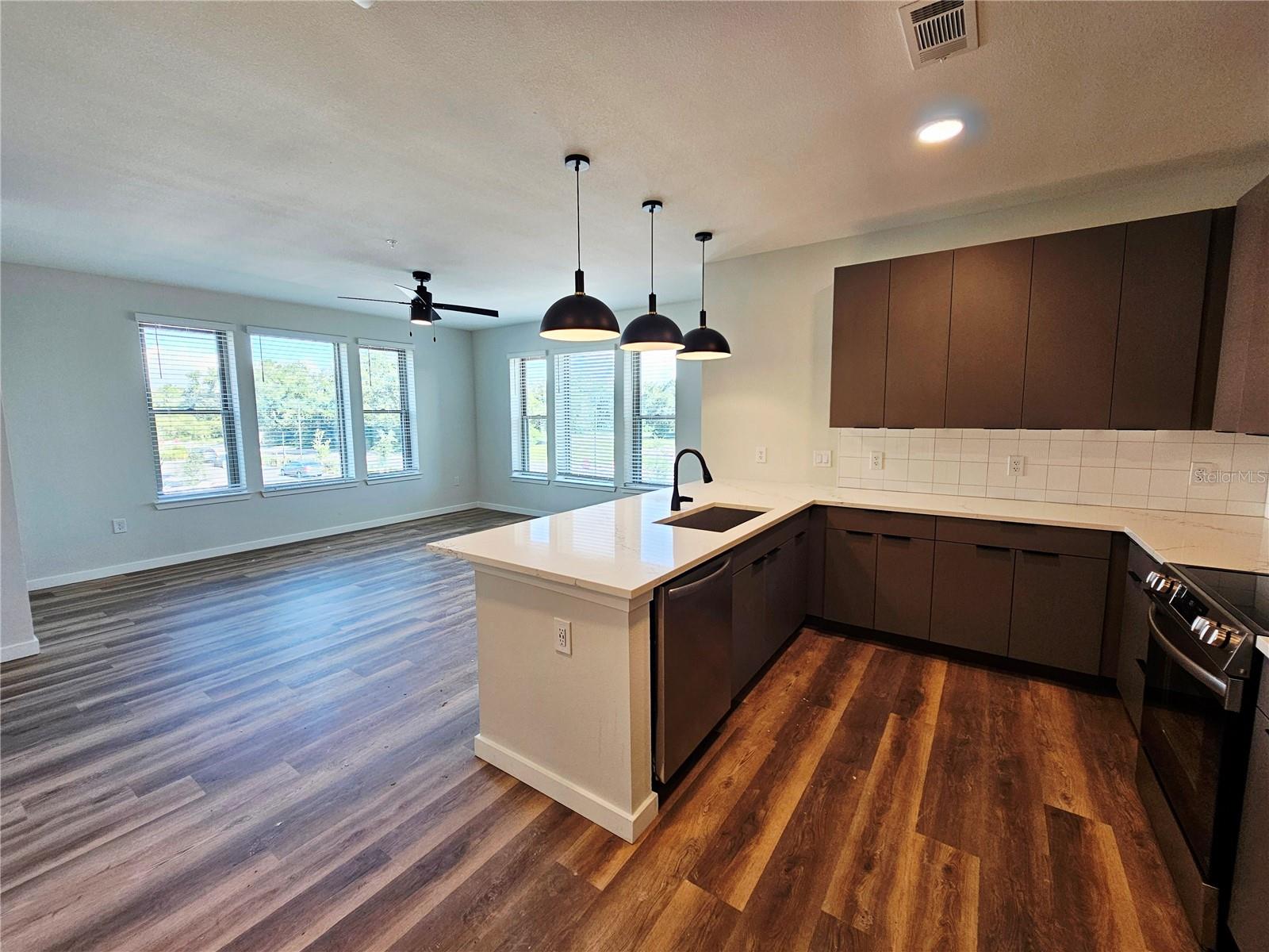 Image 4 of 20 For 10215 Estuary Lakes Drive 324