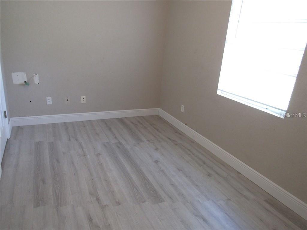 Image 4 of 8 For 8609 Greenwood Avenue