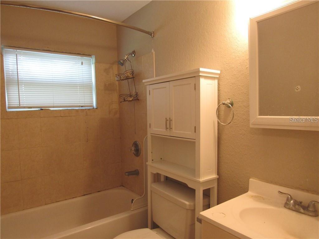 Image 5 of 8 For 8609 Greenwood Avenue