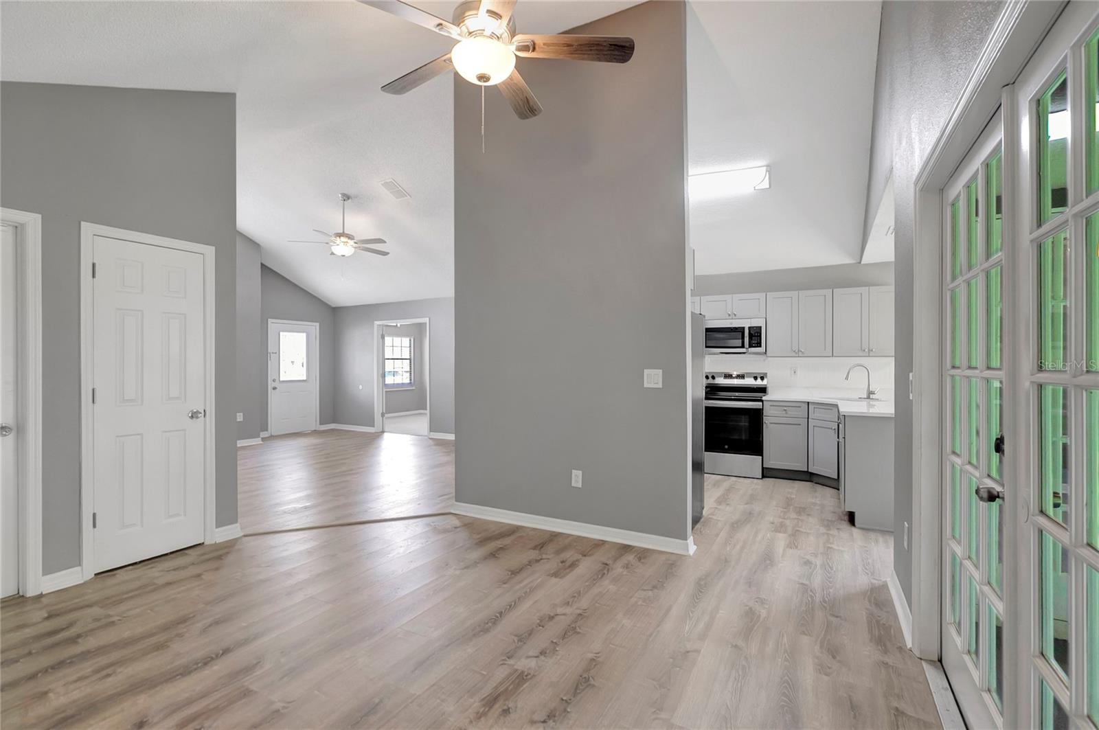 Image 12 of 41 For 7116 Hummingbird Lane