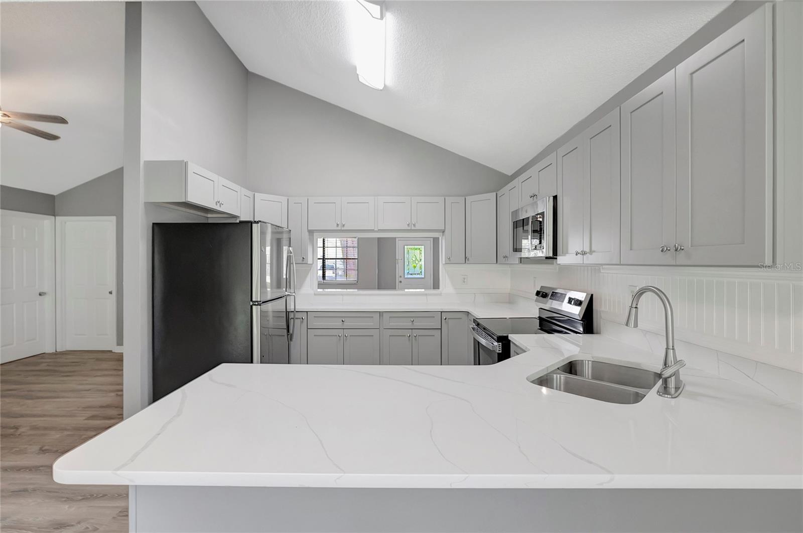 Image 15 of 41 For 7116 Hummingbird Lane