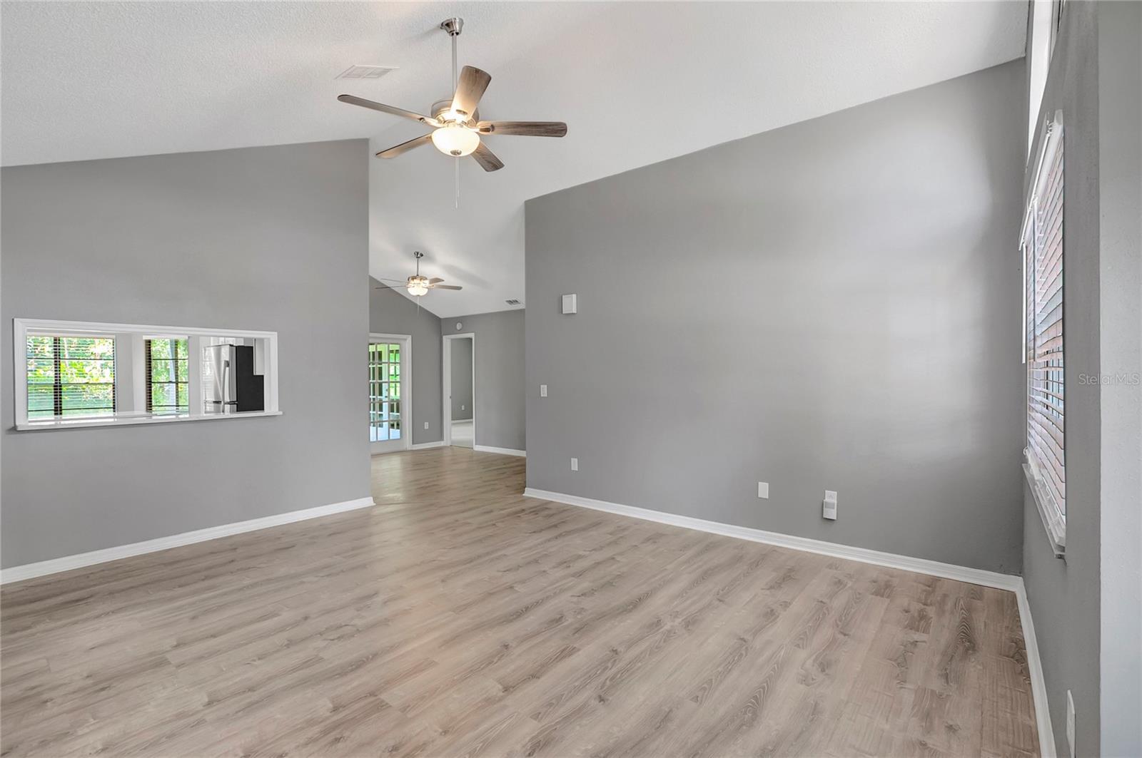 Image 7 of 41 For 7116 Hummingbird Lane