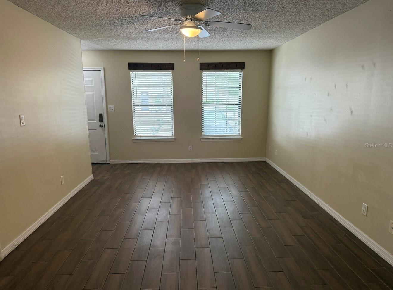 Image 3 of 14 For 2302 Maki Road 35