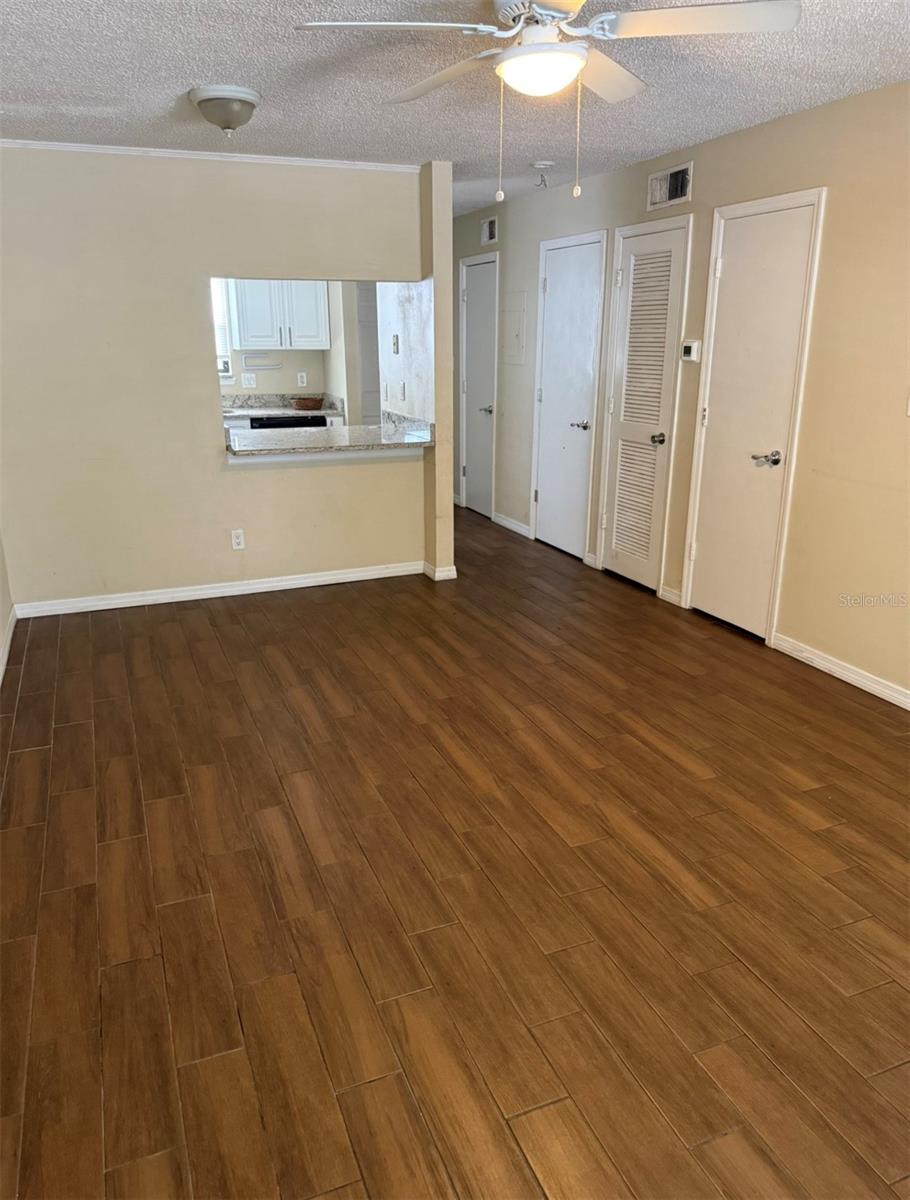 Image 4 of 14 For 2302 Maki Road 35