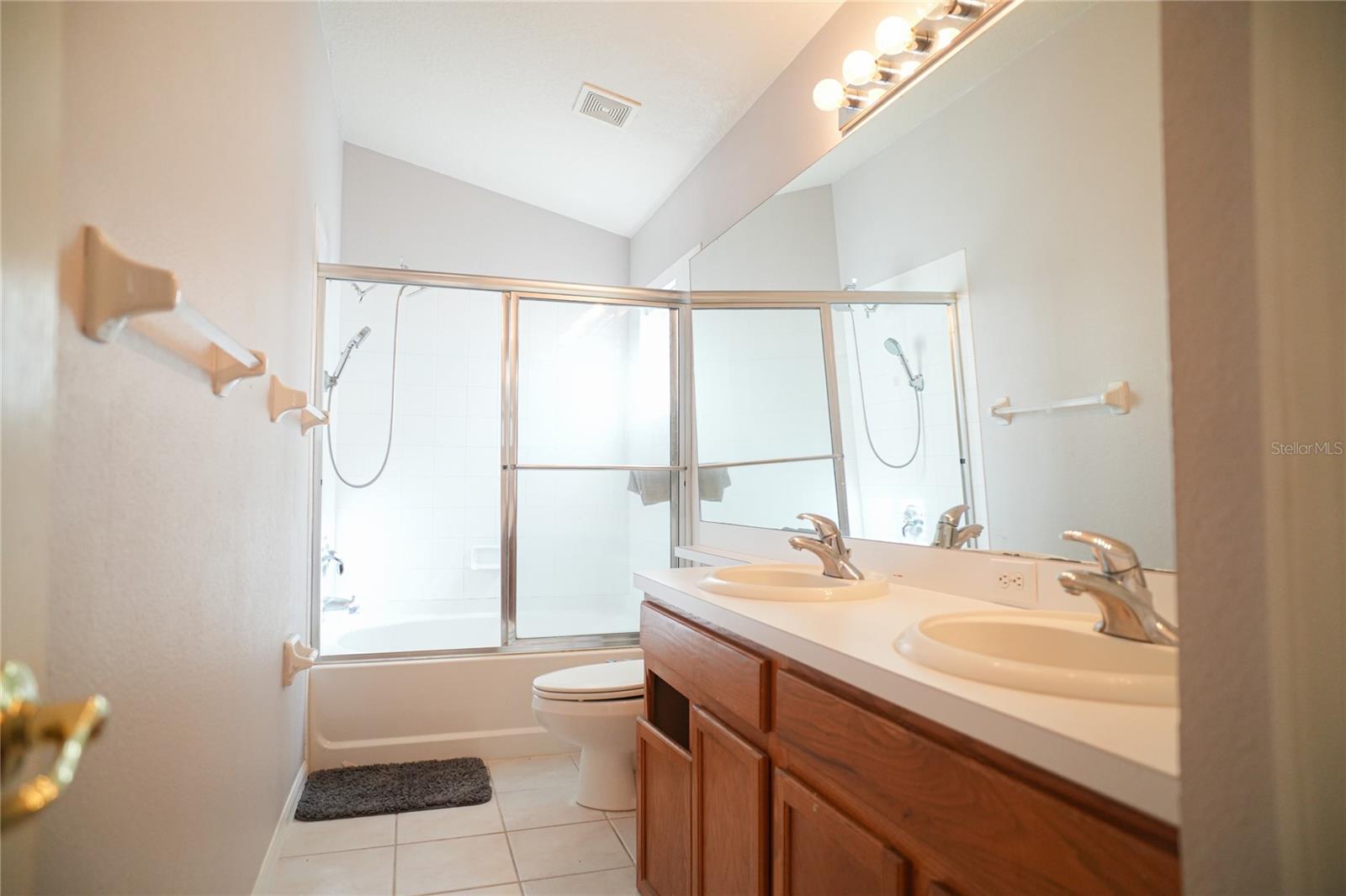 Image 15 of 22 For 25921 Bloomsbury Court