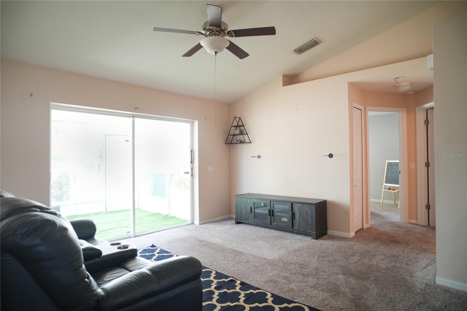 Image 8 of 22 For 25921 Bloomsbury Court