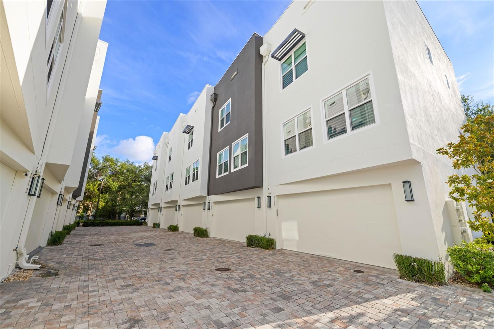 Image 2 of 67 For 123 5th Avenue N