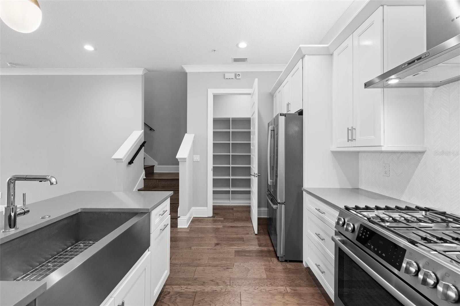 Image 25 of 67 For 123 5th Avenue N