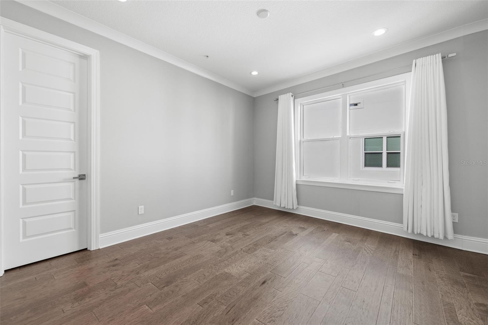 Image 29 of 67 For 123 5th Avenue N