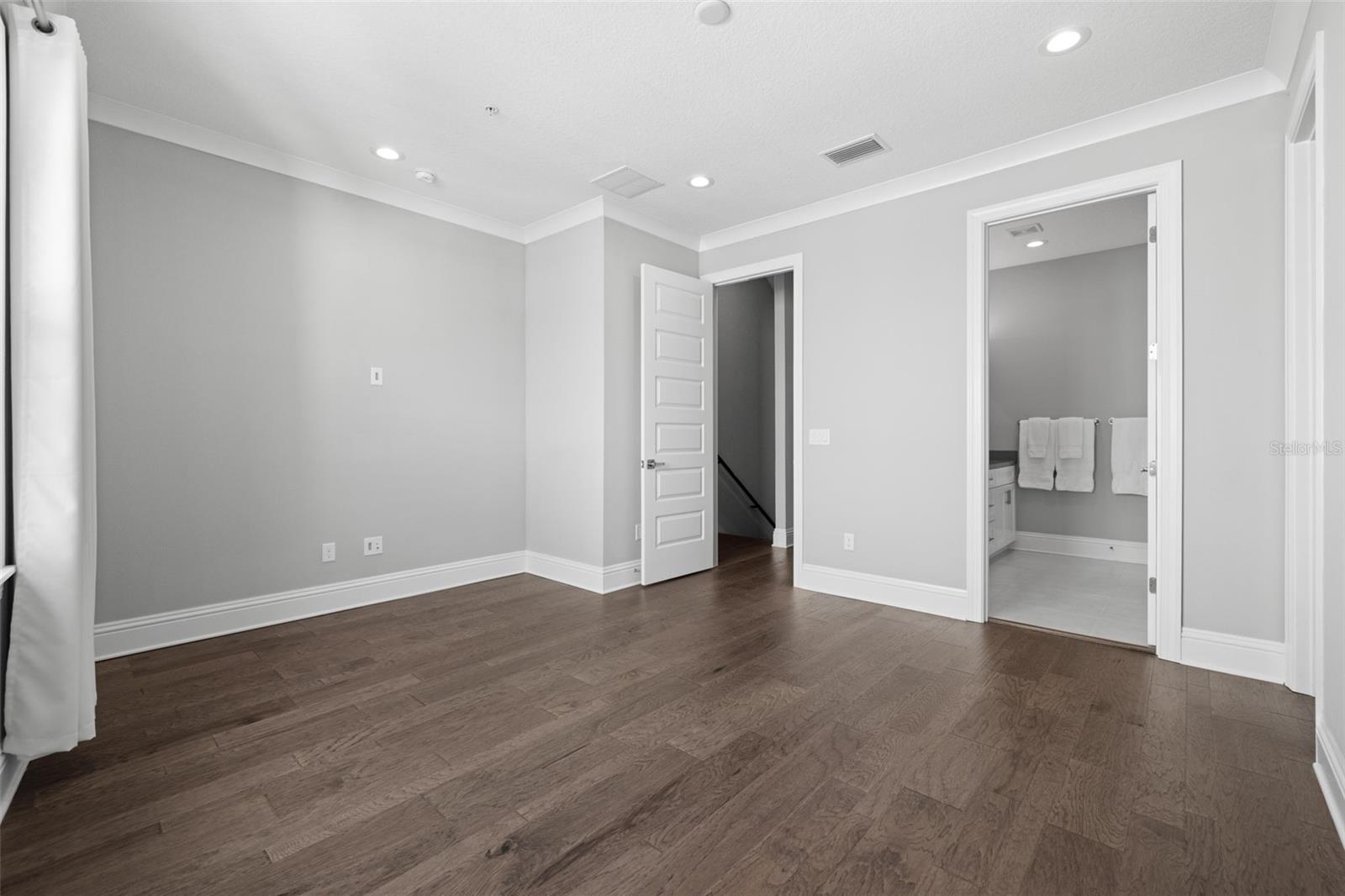 Image 33 of 67 For 123 5th Avenue N