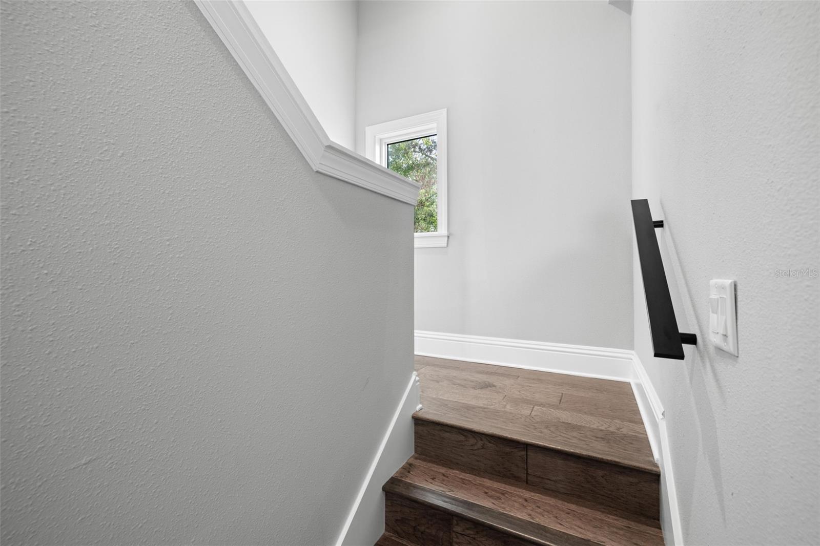 Image 47 of 67 For 123 5th Avenue N