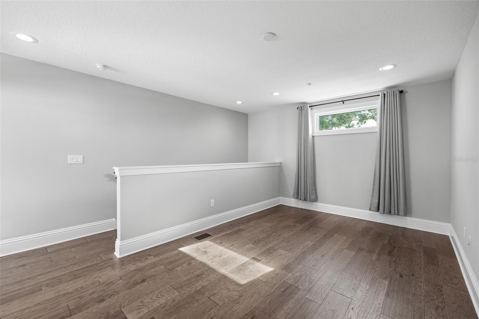 Image 48 of 67 For 123 5th Avenue N