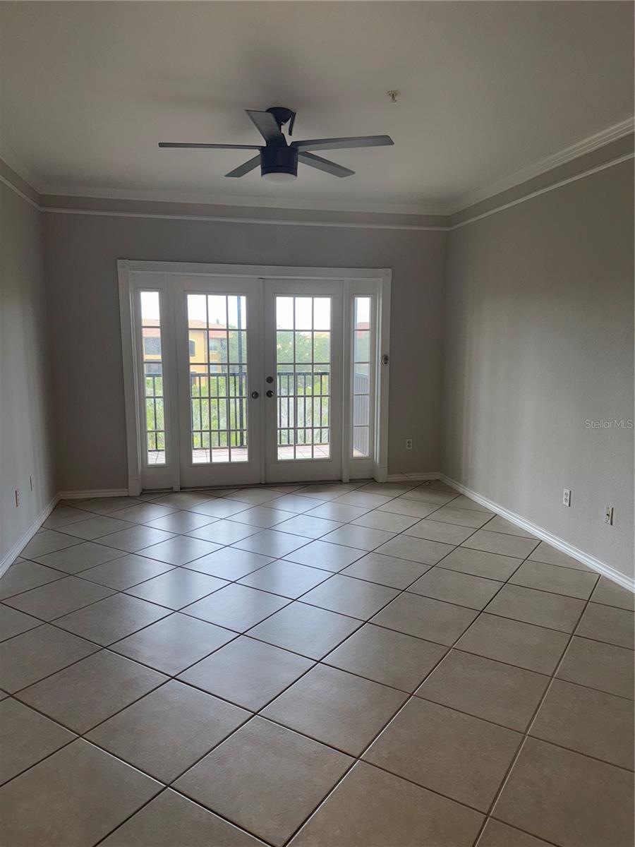 Image 4 of 20 For 4304 Bayside Village Drive 303