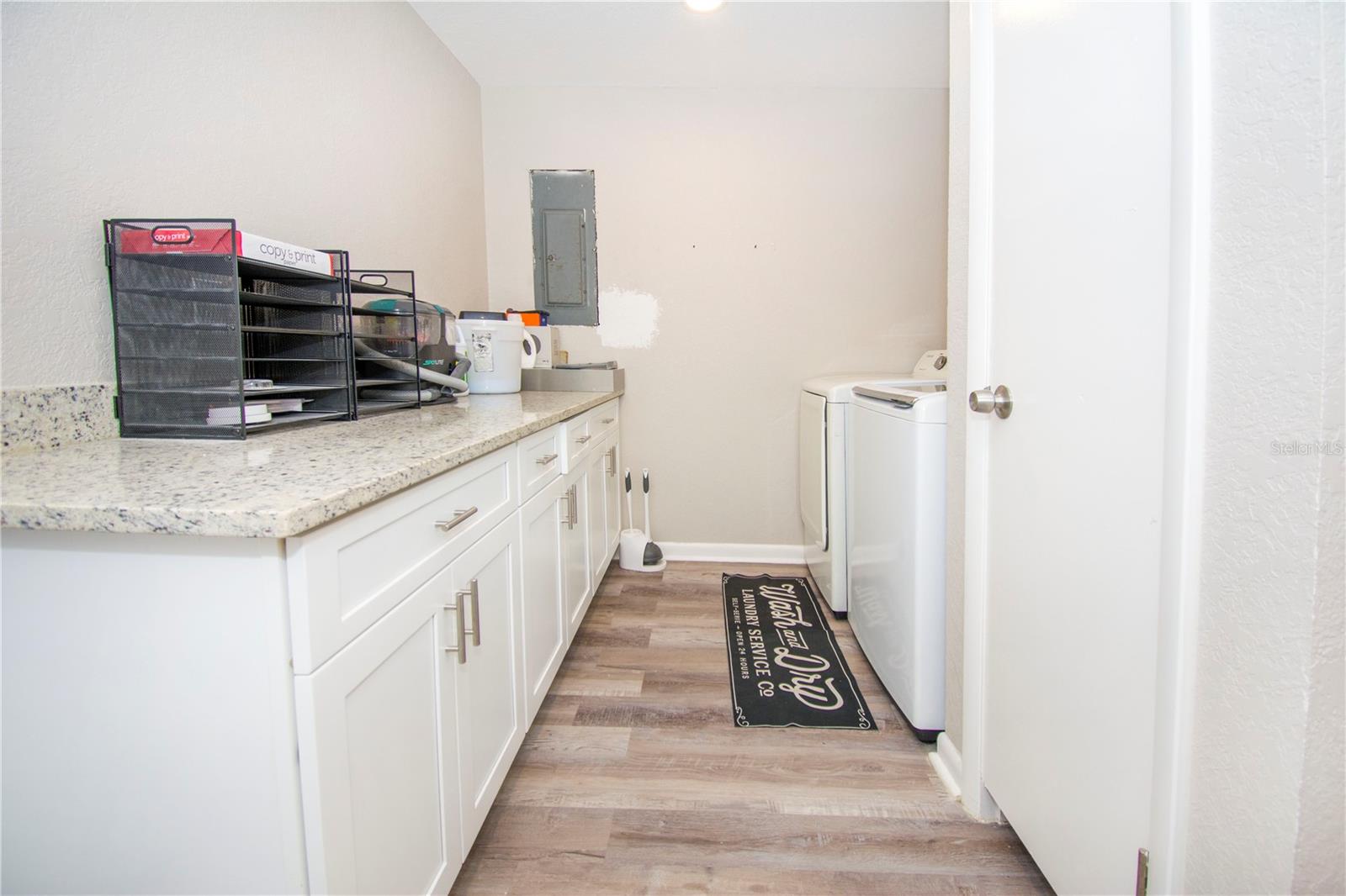 Image 18 of 34 For 1504 Hallam Drive