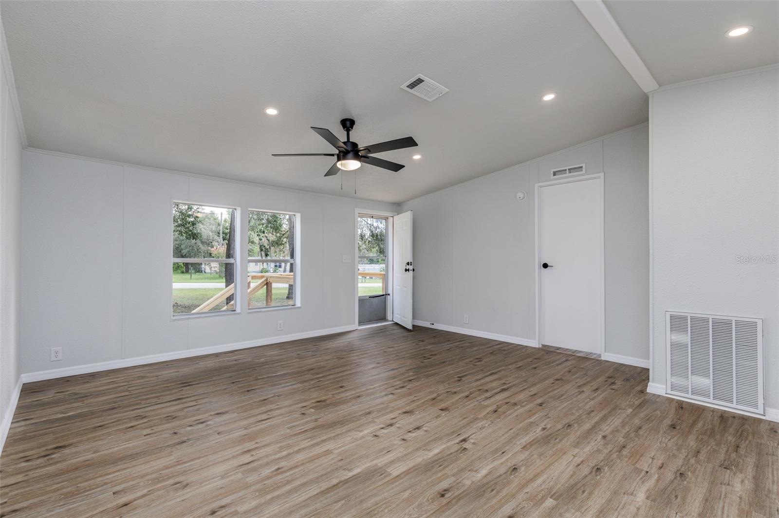 Image 15 of 41 For 2692 Venus Street