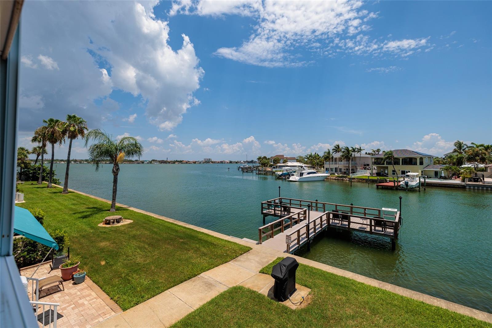Image 4 of 58 For 1893 Shore Drive S 209