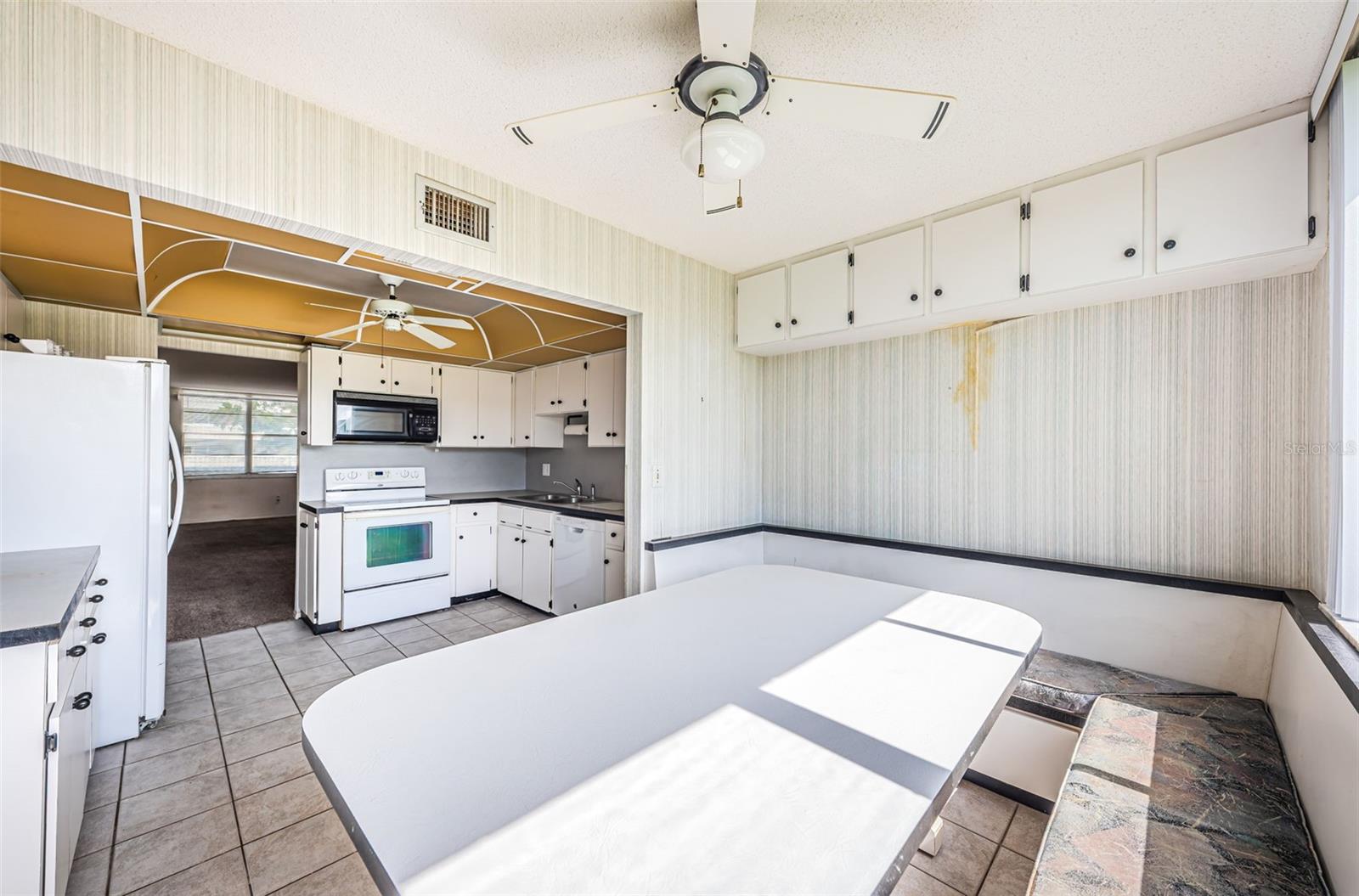 Image 11 of 29 For 4895 Bay Street Ne 211