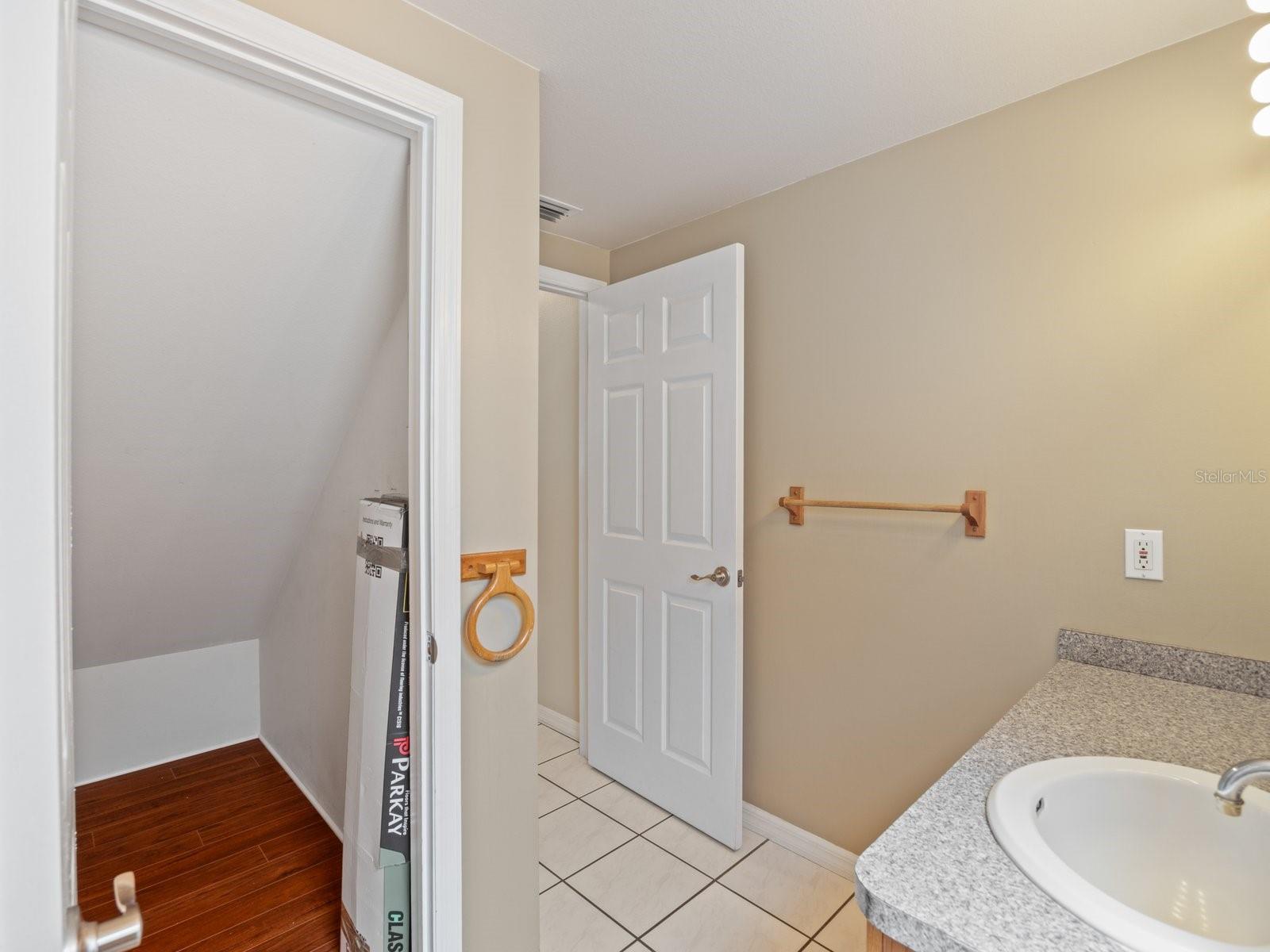 Image 10 of 56 For 4738 Innisfil Street