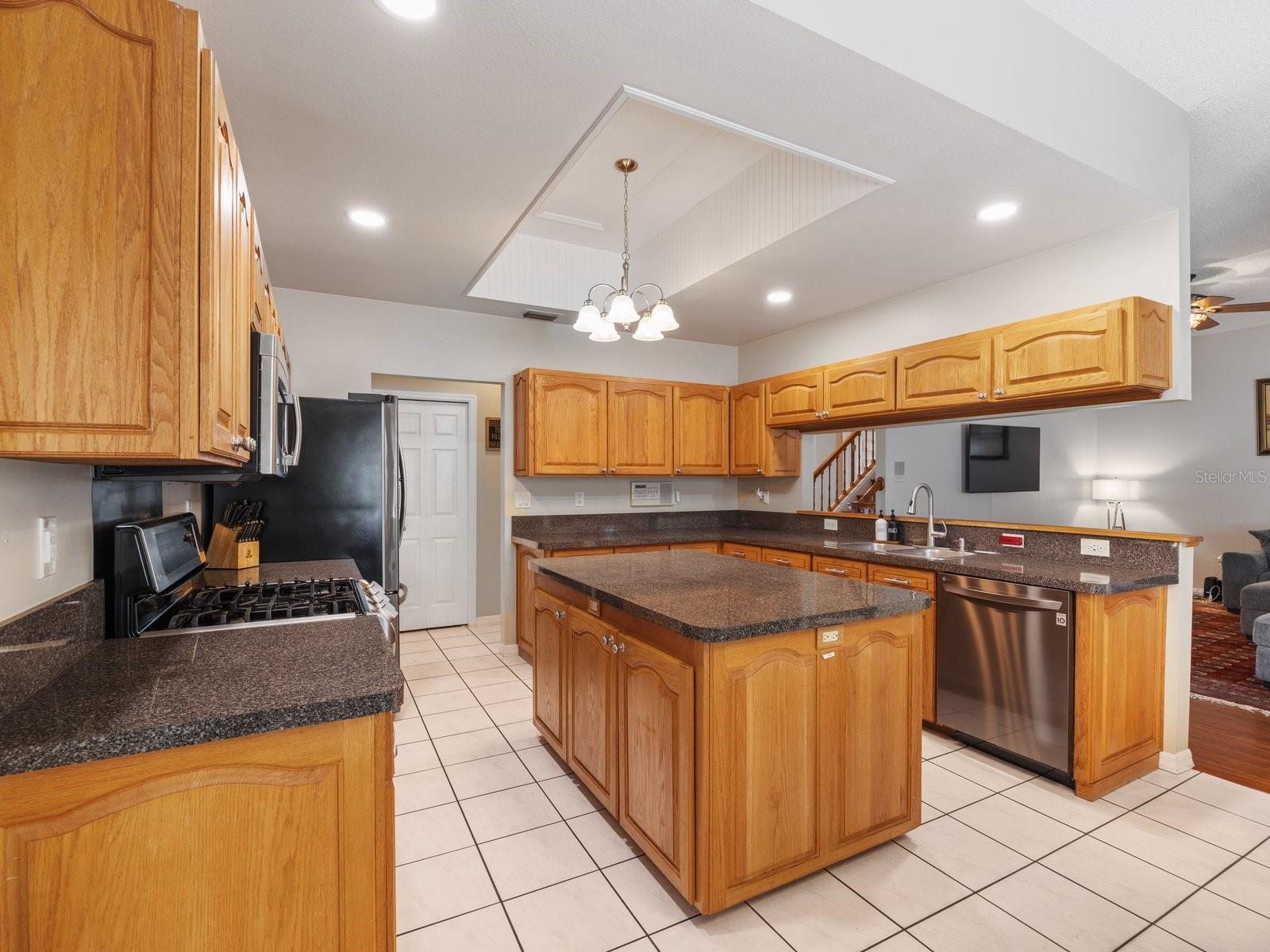 Image 21 of 56 For 4738 Innisfil Street