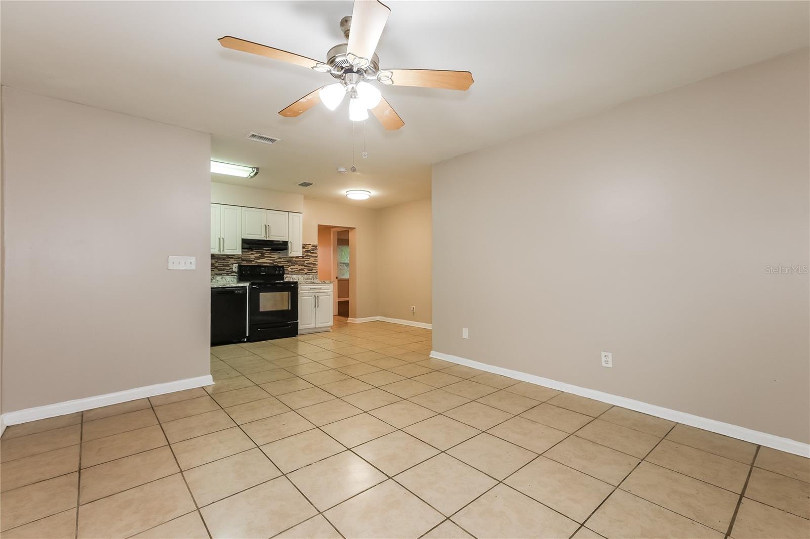 Image 5 of 19 For 4205 King Alfred Drive