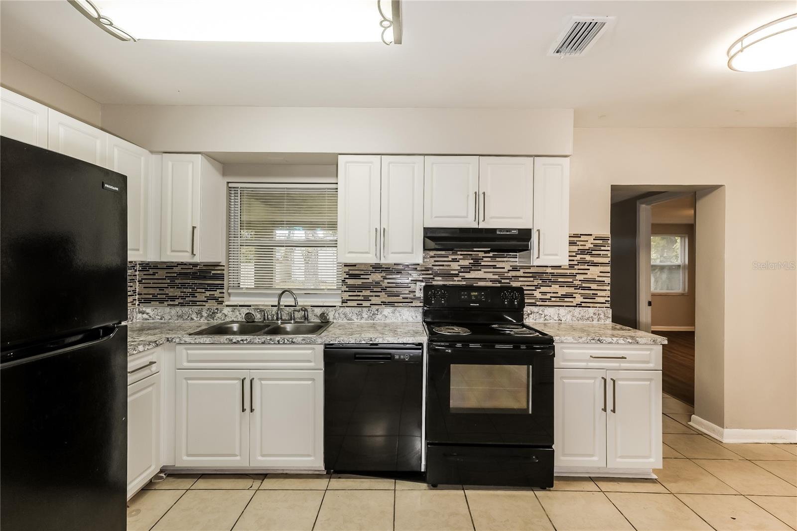 Image 6 of 19 For 4205 King Alfred Drive