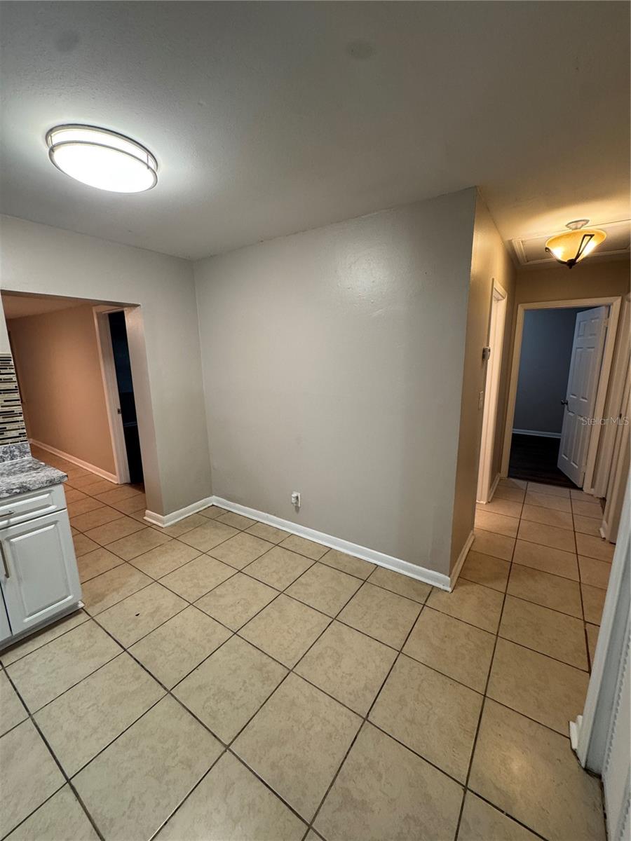 Image 8 of 19 For 4205 King Alfred Drive