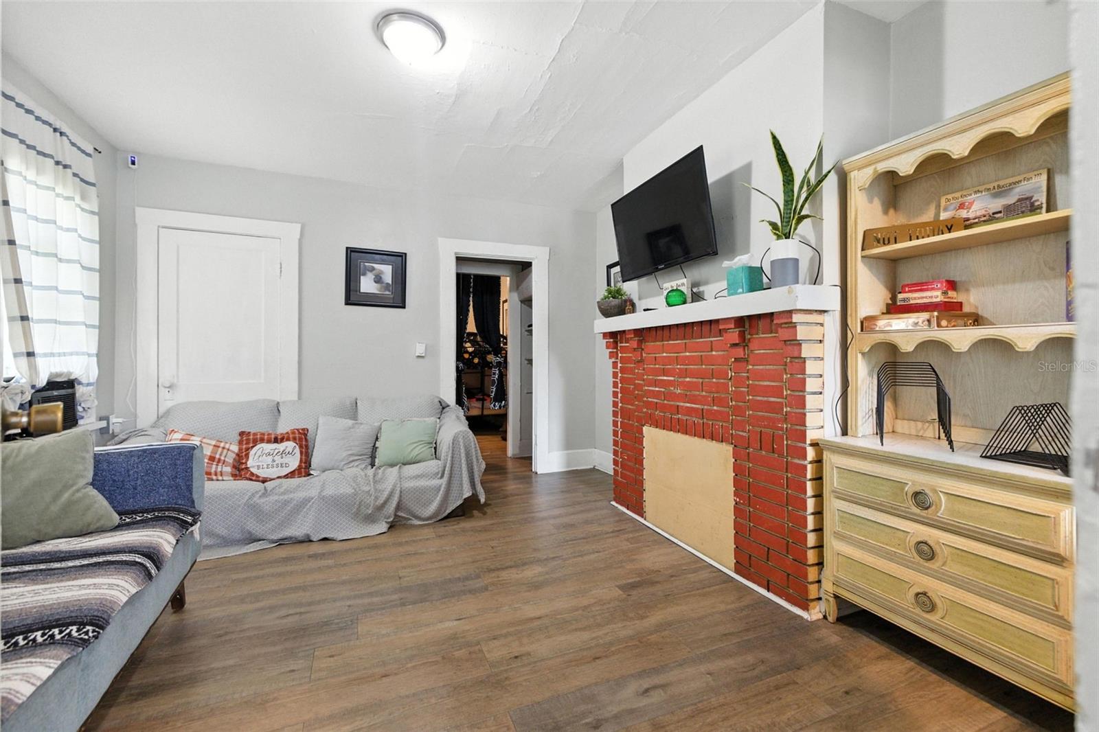 Image 18 of 35 For 1145 16th Avenue S