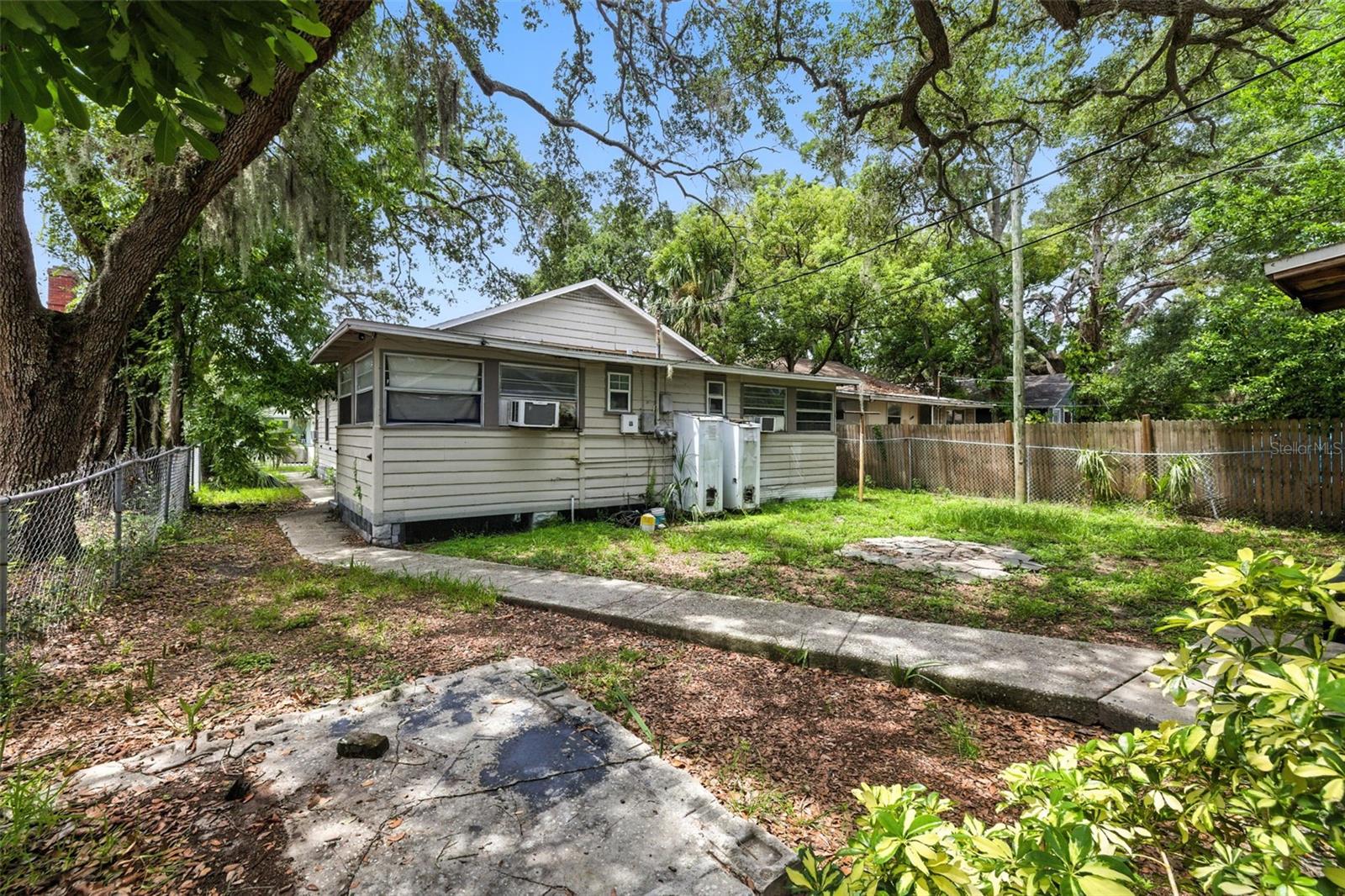 Image 4 of 35 For 1145 16th Avenue S