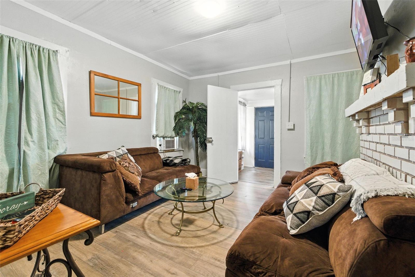 Image 7 of 35 For 1145 16th Avenue S