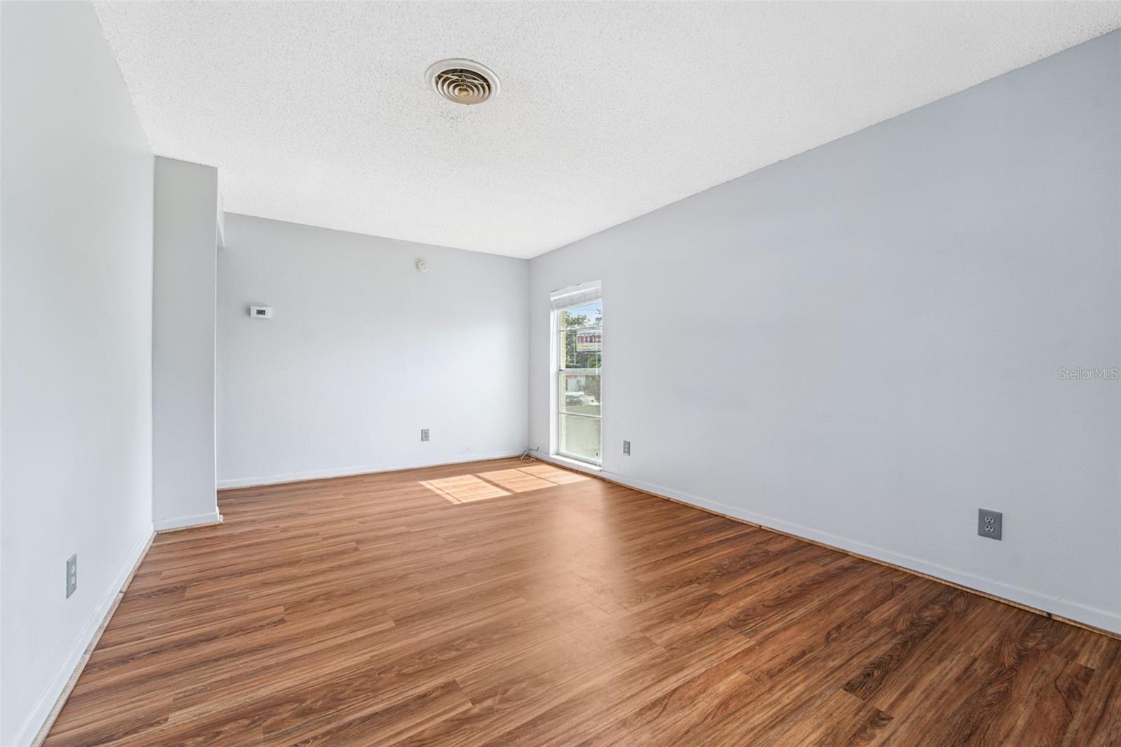 Image 9 of 22 For 501 Bay Drive 204