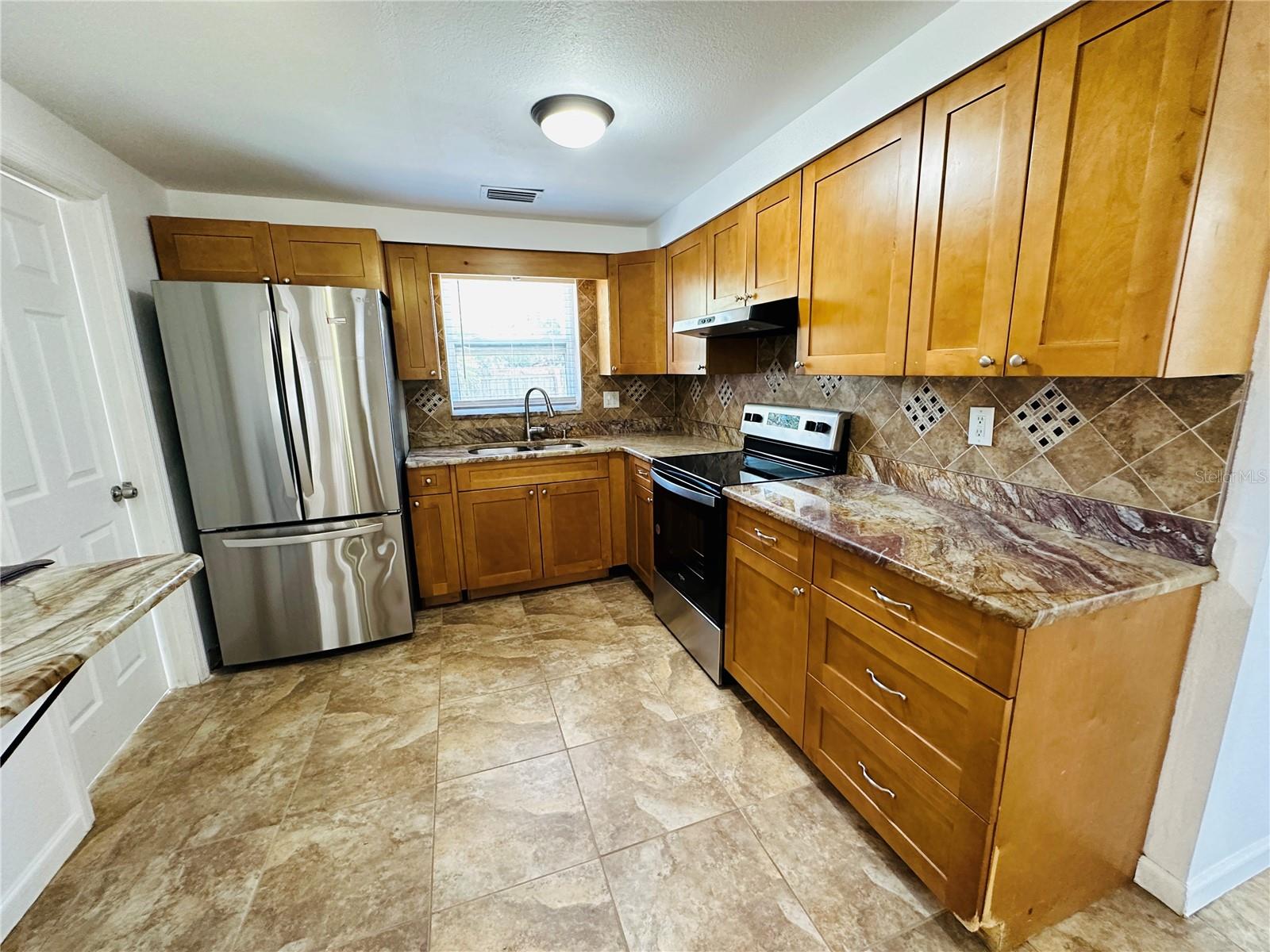 Image 3 of 19 For 10190 61st Way