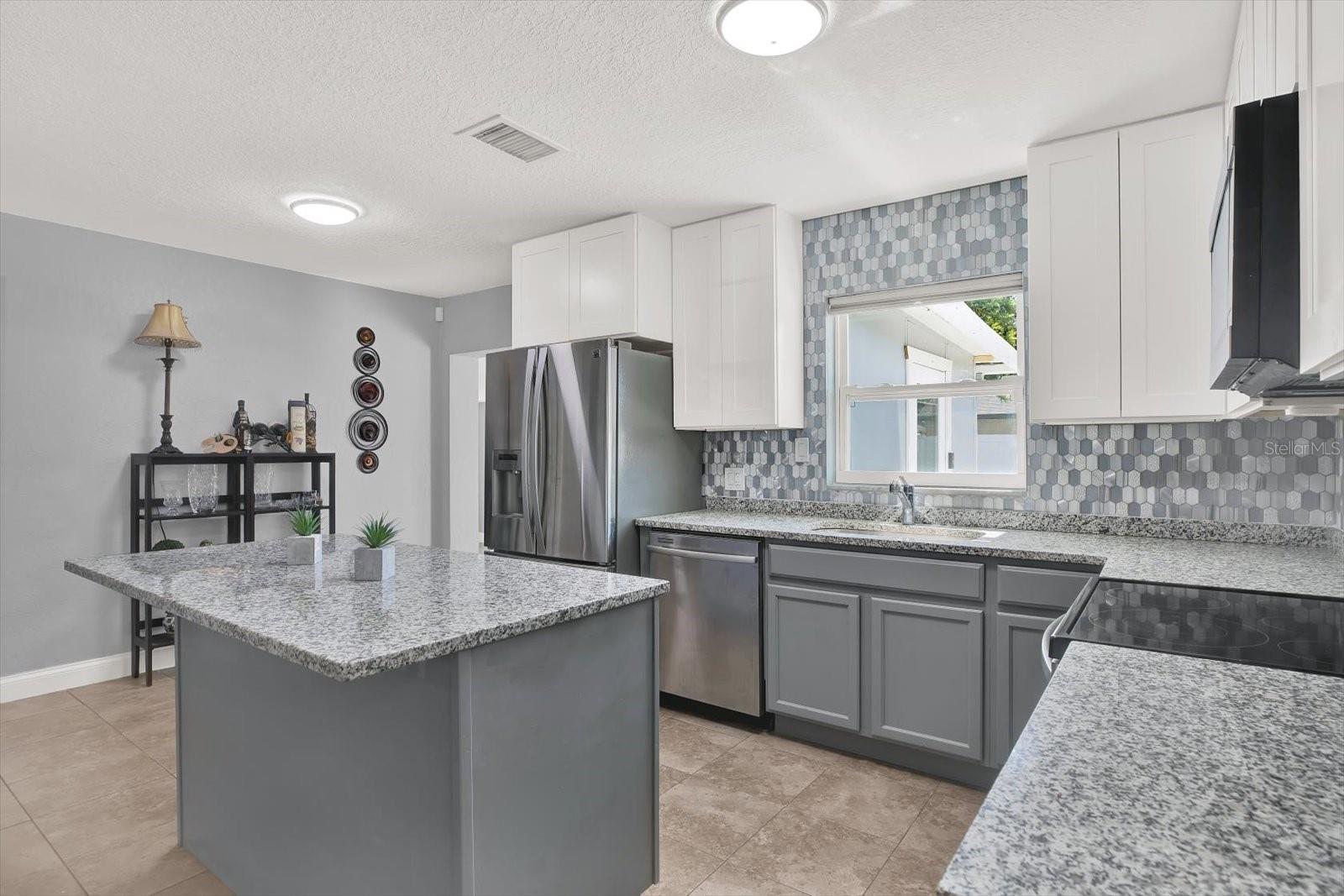 Image 3 of 25 For 6206 Adelia Avenue