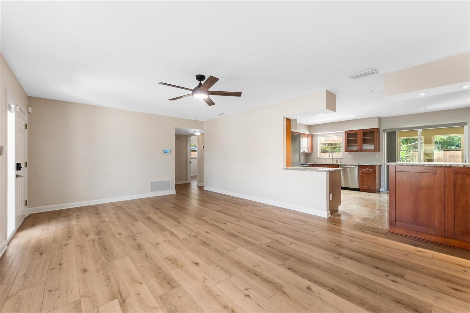 Image 16 of 36 For 1431 San Helen Dr