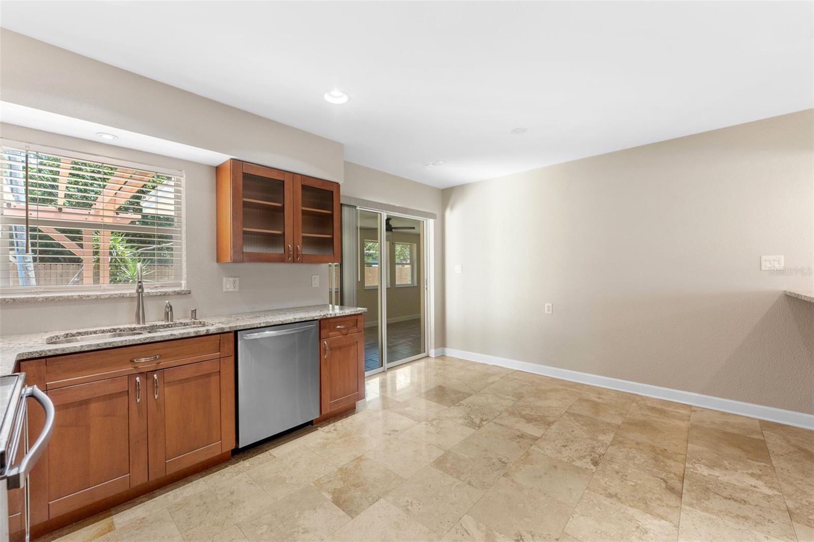 Image 19 of 36 For 1431 San Helen Dr